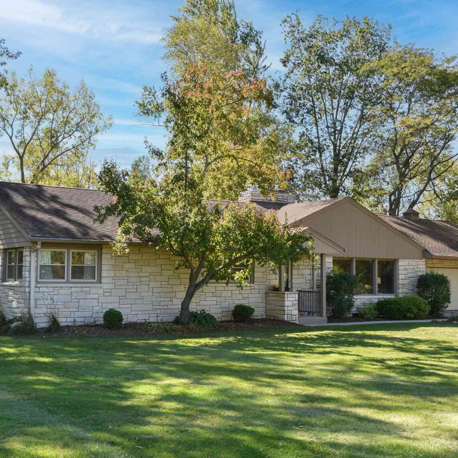 Multifamily For Rent - 5405 W Hillcrest<br/> Ozaukee County, Mequon, WI 53092