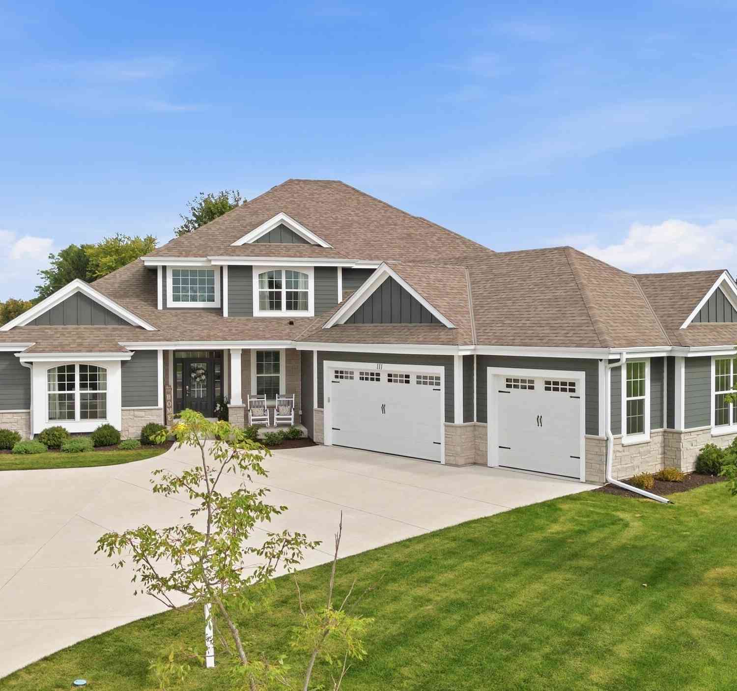 Homes For Sale - 111 Sycamore<br/> Waukesha County, Hartland, WI 53029