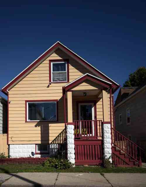 Homes For Sale - 2206 S Fifth<br/> Milwaukee, WI 53207