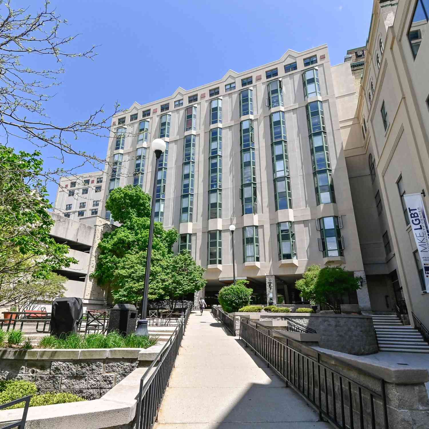 Condo For Sale - 270 E Highland #812<br/> Milwaukee, WI 53202