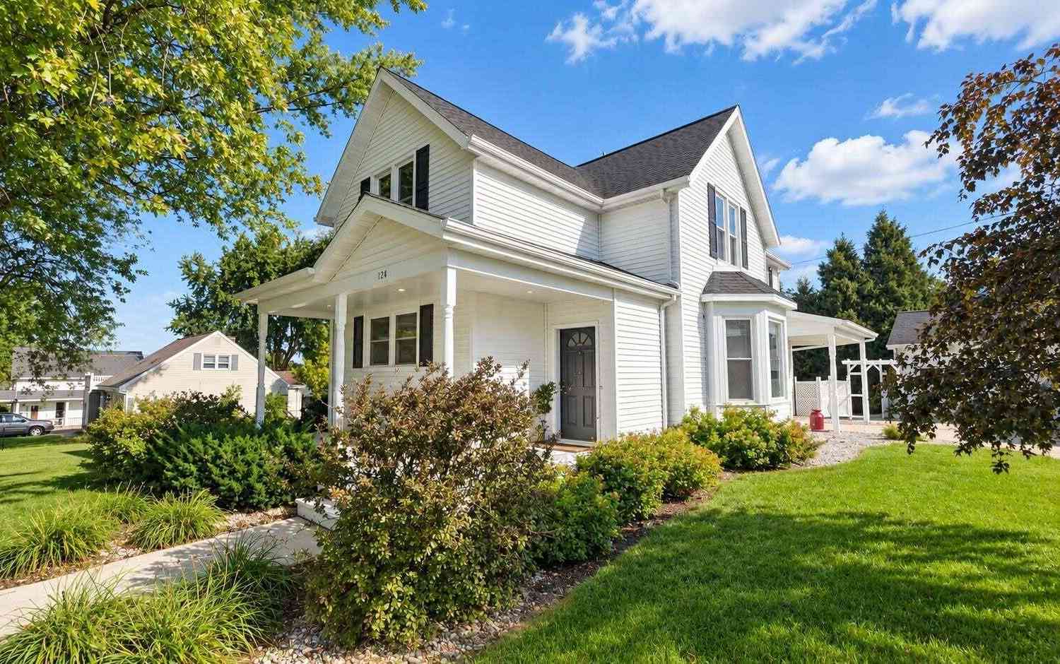 Homes For Sale - 124 S Columbia<br/> Chilton, WI 53014