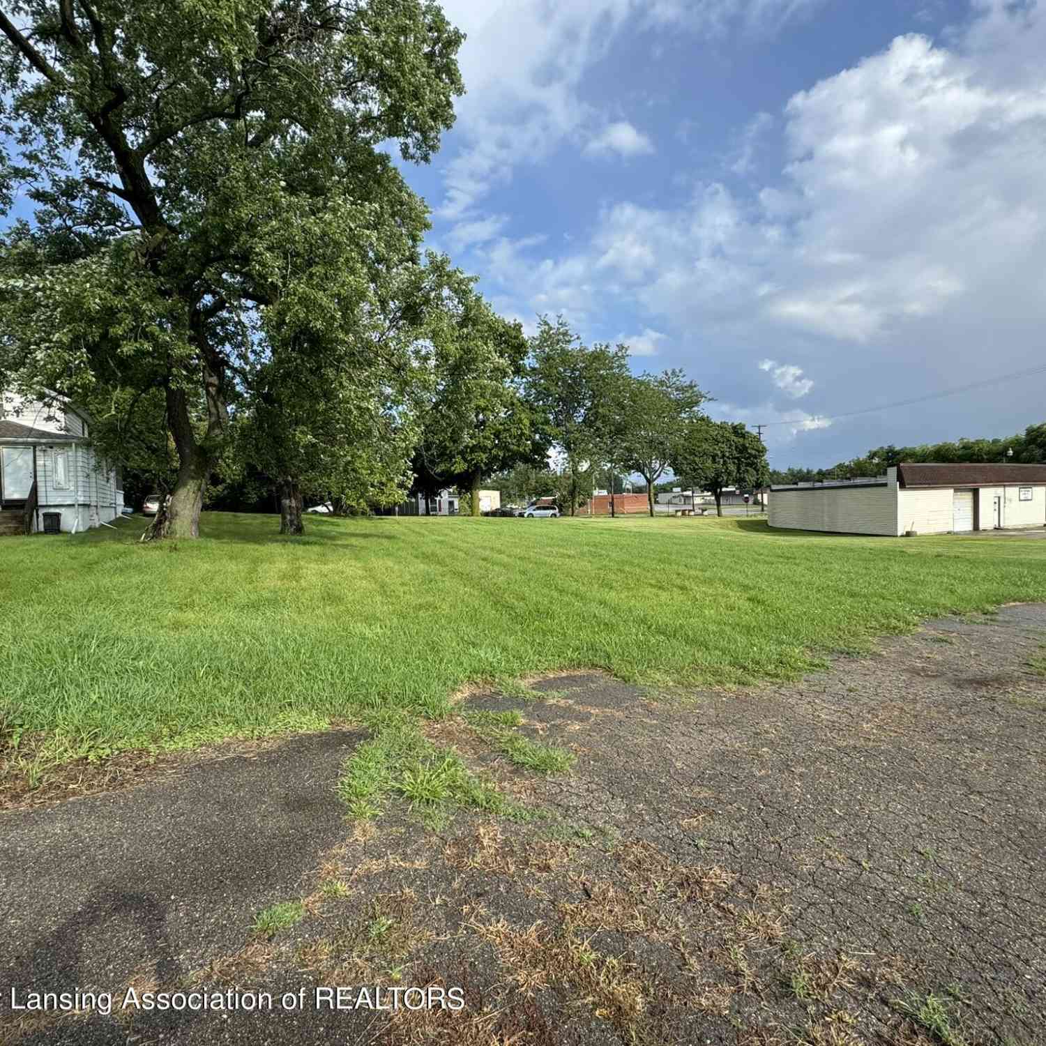 Vacant Land For Sale - 956 958 Russell Street<br/> Jackson, MI 49203
