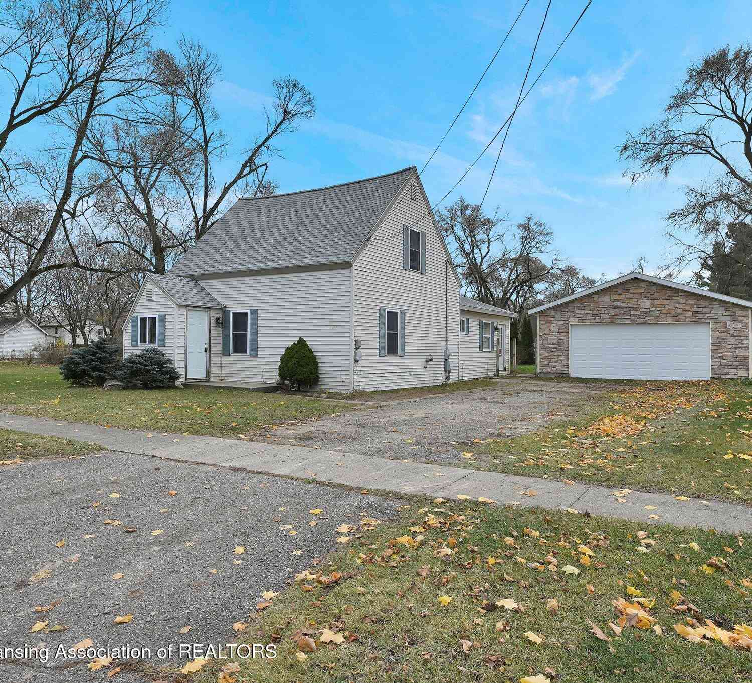 Homes For Sale - 1701 W Lyons Street<br/> Mount Pleasant, MI 48858