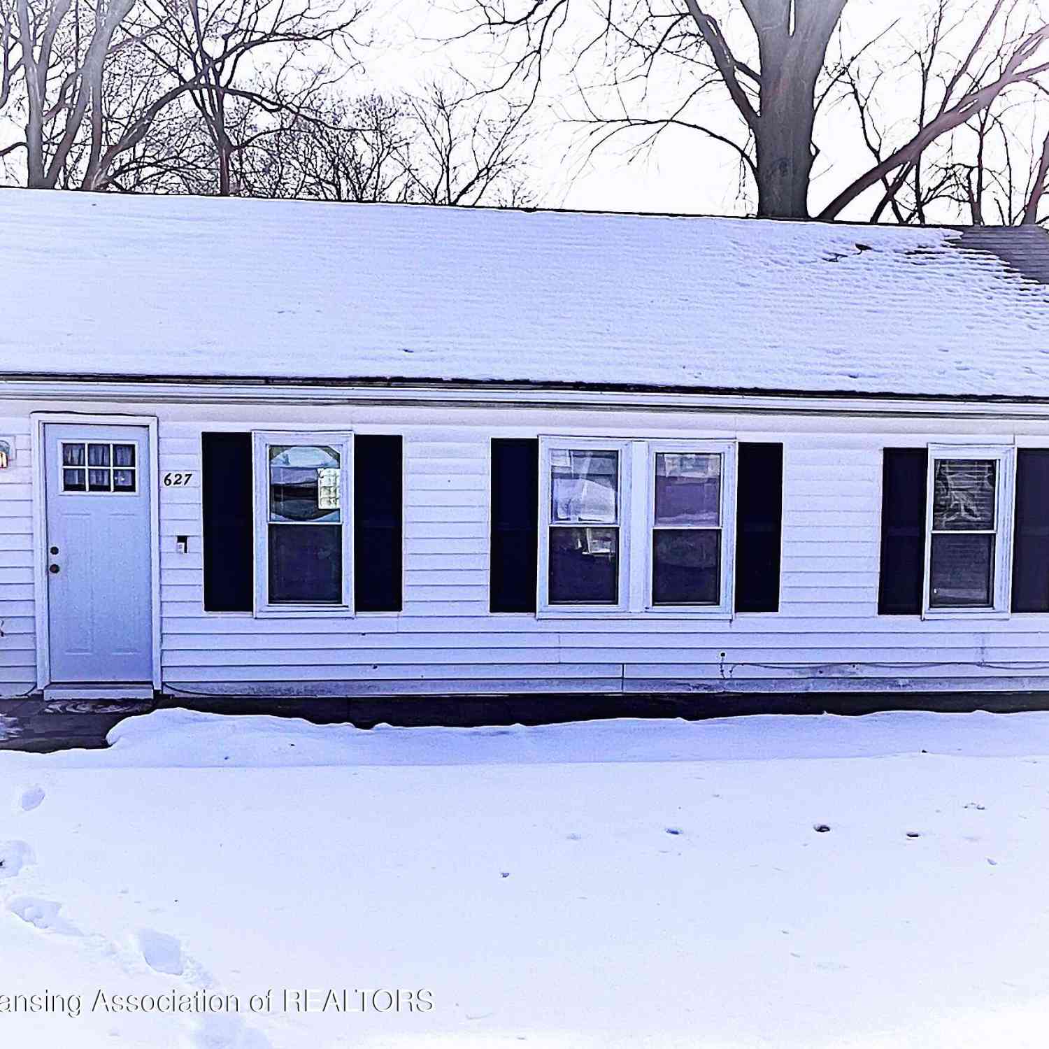 Homes For Sale - 627 W Holmes Road<br/> Lansing, MI 48910