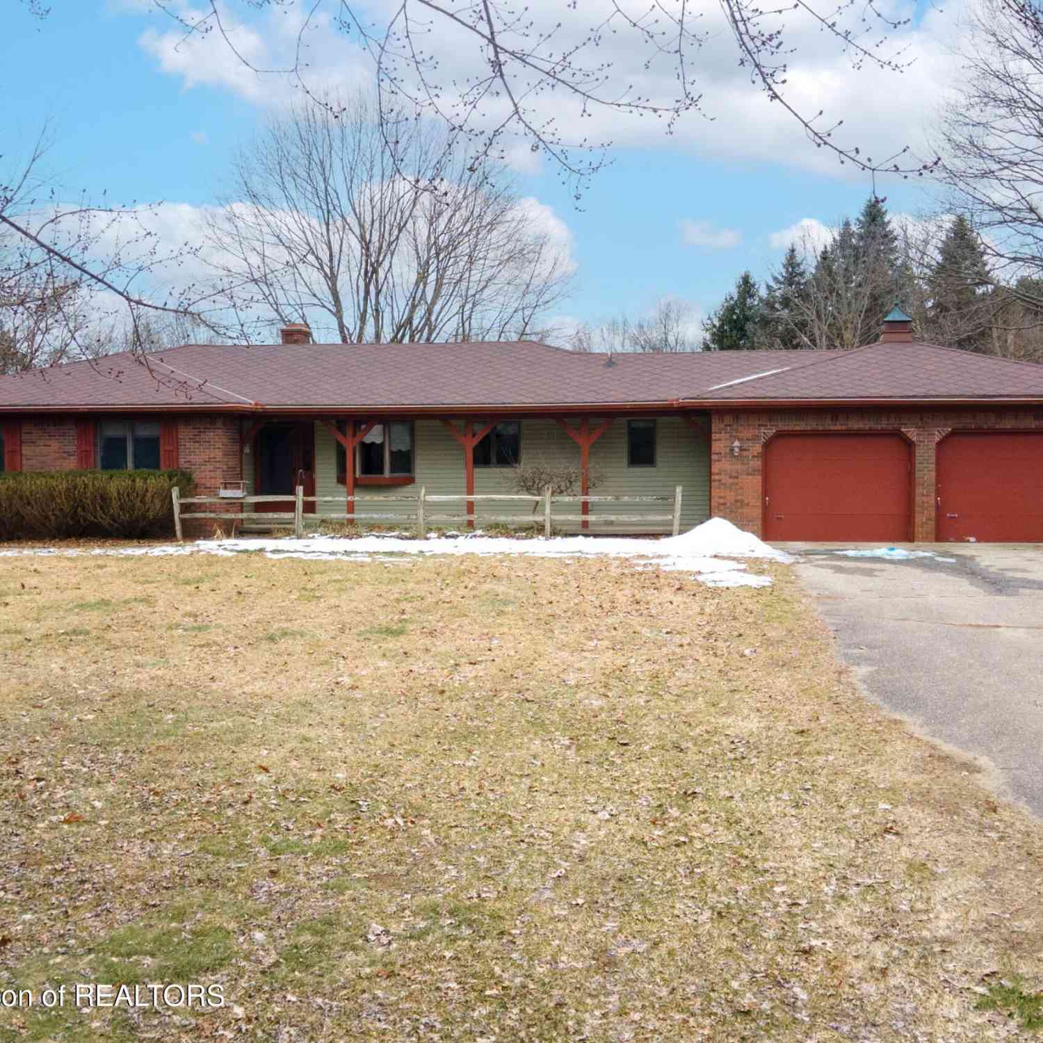 Homes For Sale - 14827 W Stoll Road<br/> Eagle, MI 48822