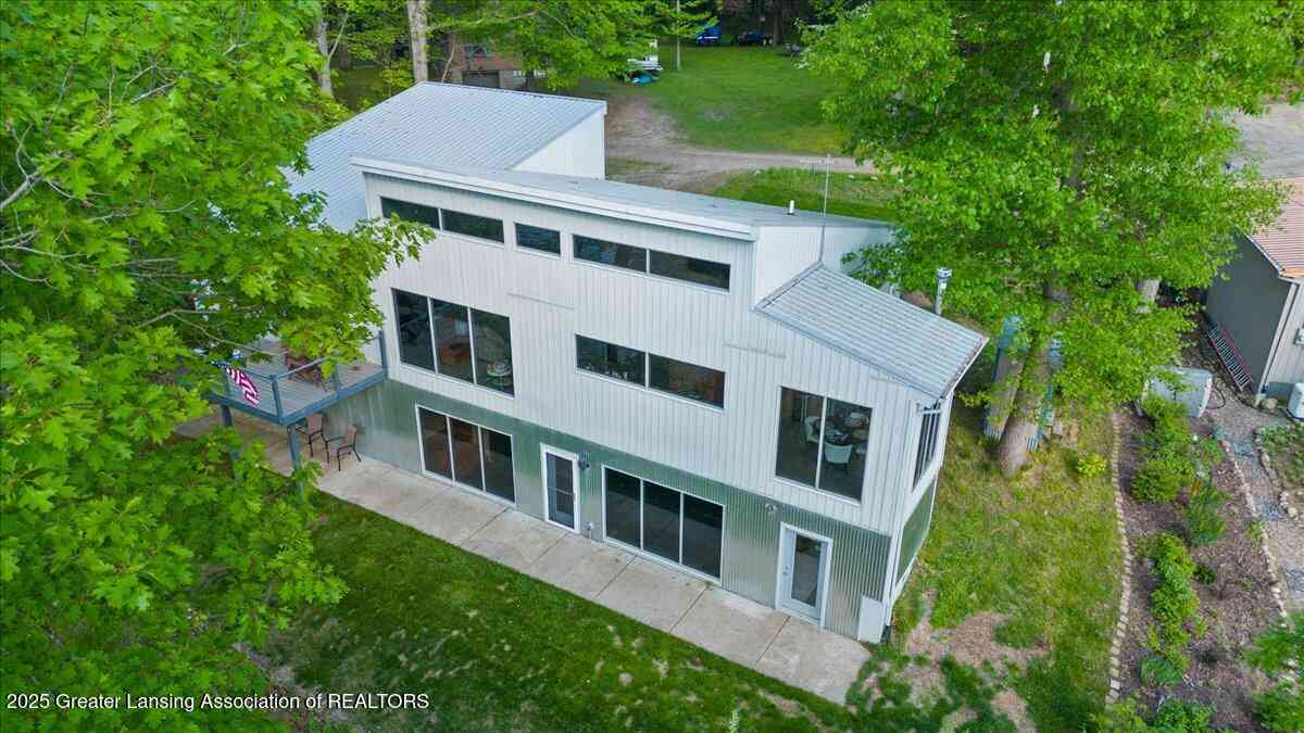 Homes For Sale - 150 Hollybrook Court<br/> Jerome, MI 49249
