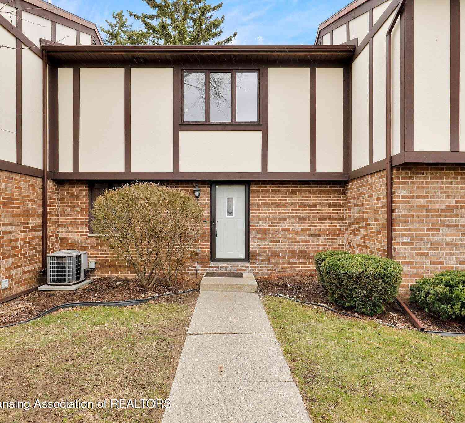 Condo For Sale - 6218 Cobblers Drive<br/> East Lansing, MI 48823