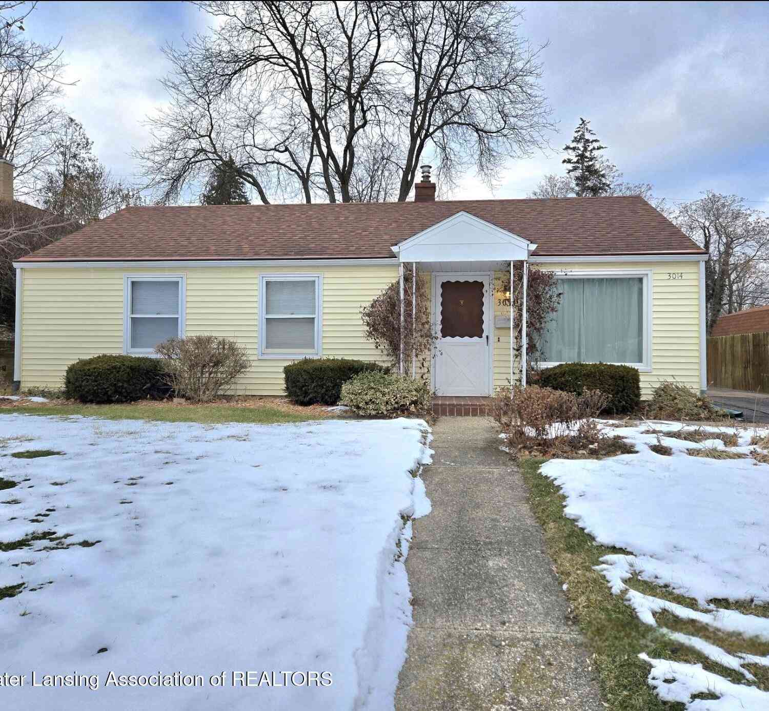 Homes For Sale - 3014 Timber Drive<br/> Lansing, MI 48917