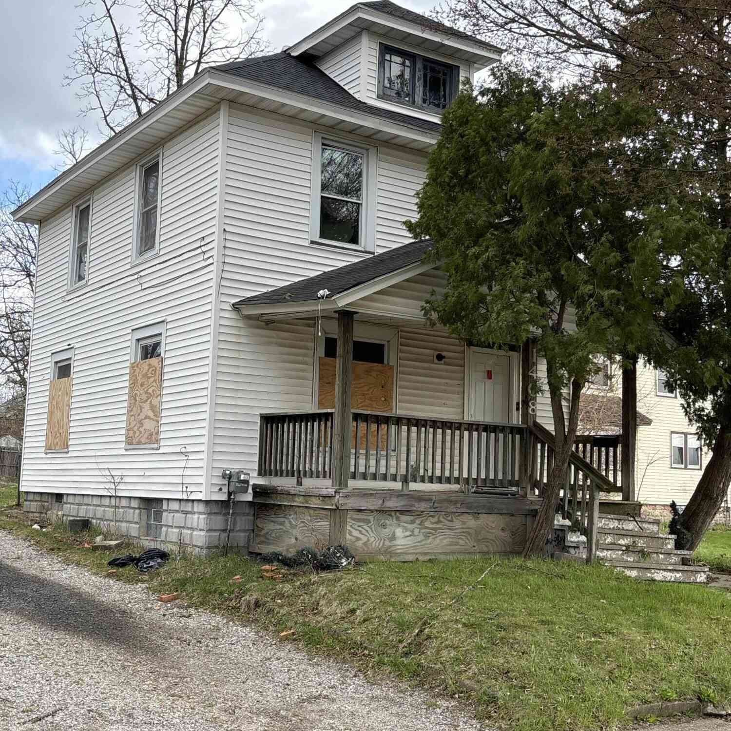 Homes For Sale - 1408 William Street<br/> Lansing, MI 48915