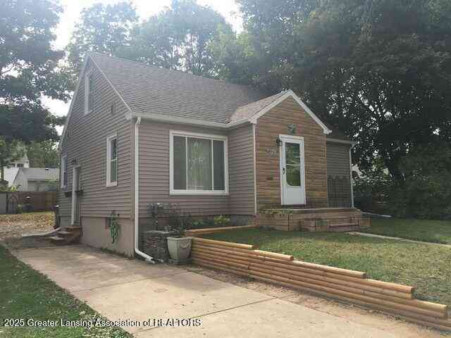 Homes For Sale - 1029 Cooper Avenue<br/> Lansing, MI 48910