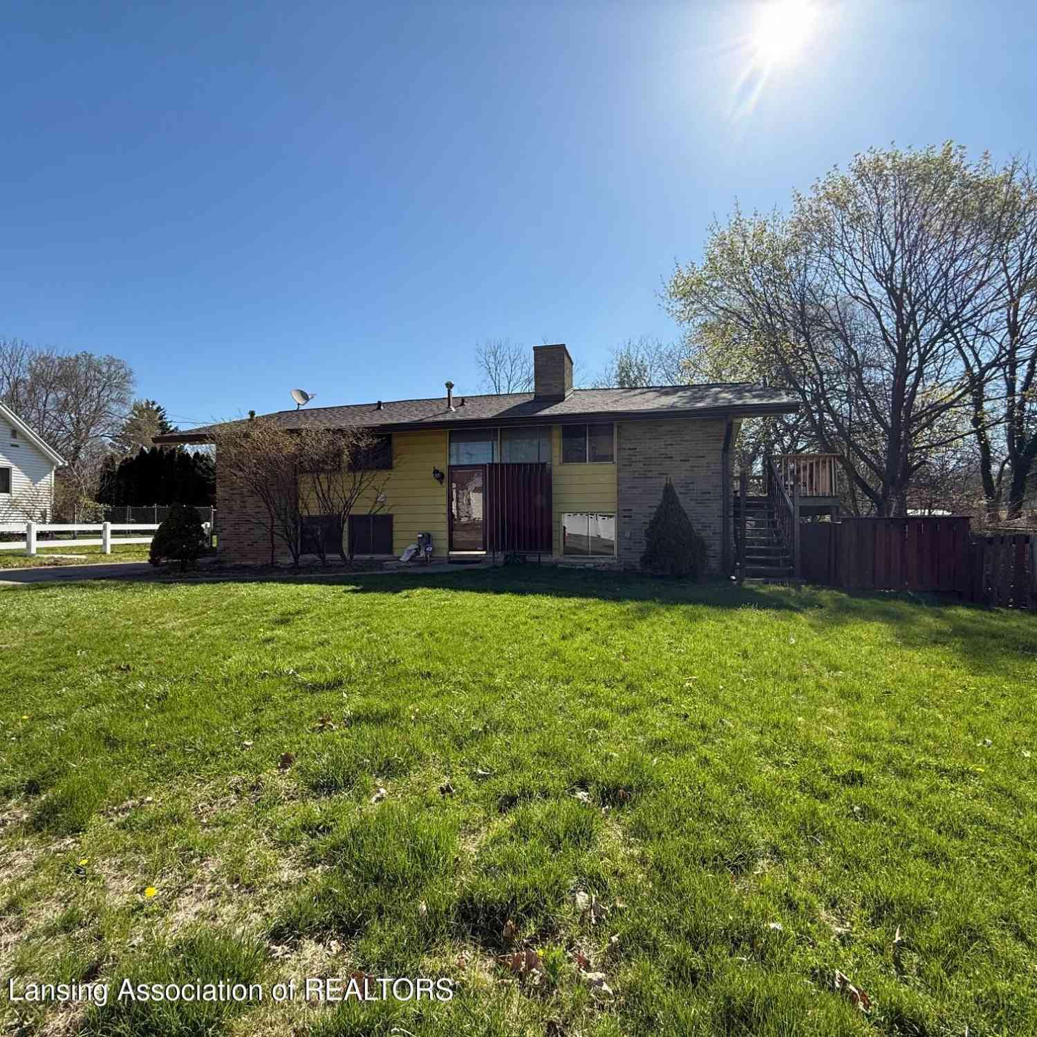 Homes For Sale - 2122 Coolidge Street<br/> Lansing, MI 48906