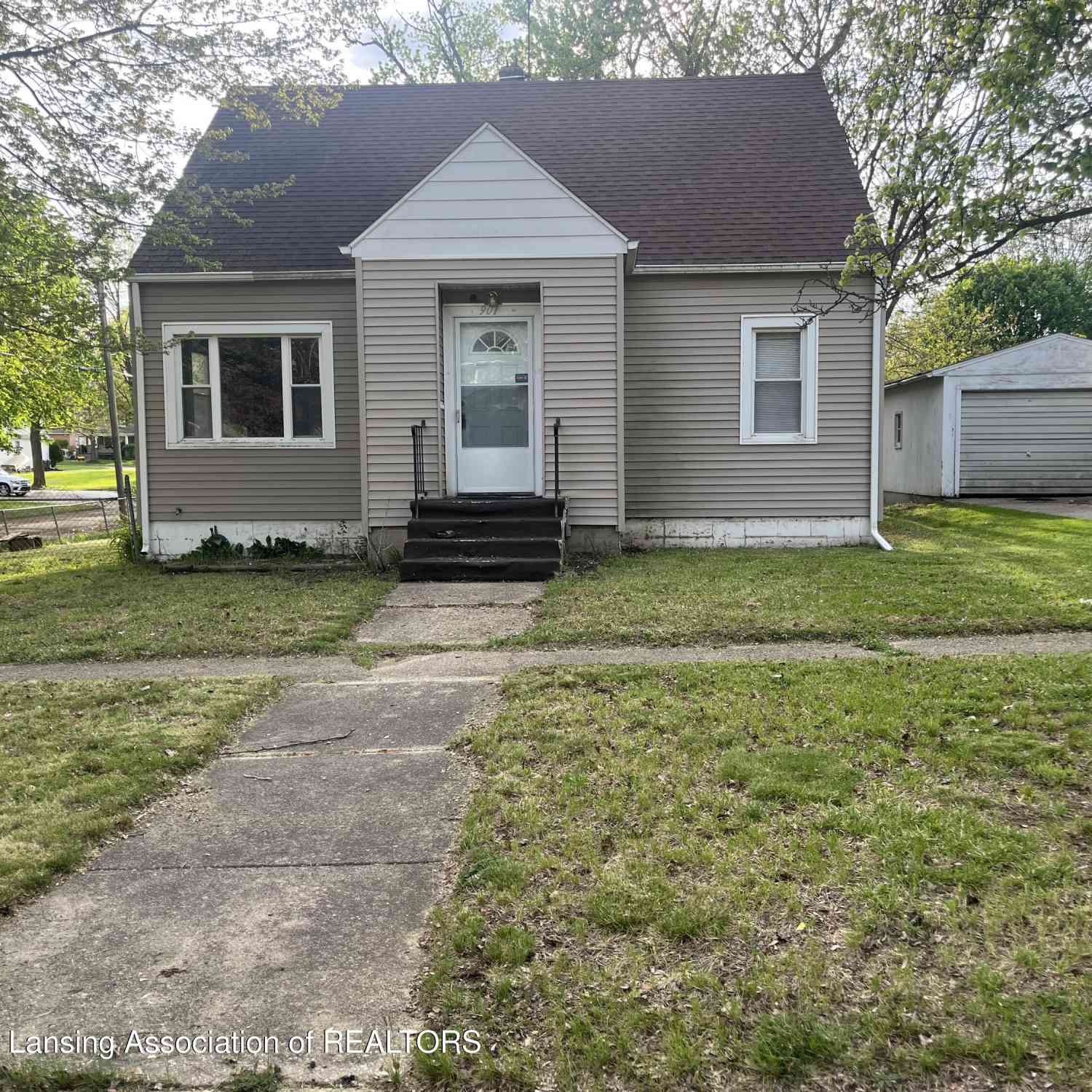 Homes For Sale - 901 N Ionia Street<br/> Albion, MI 49224