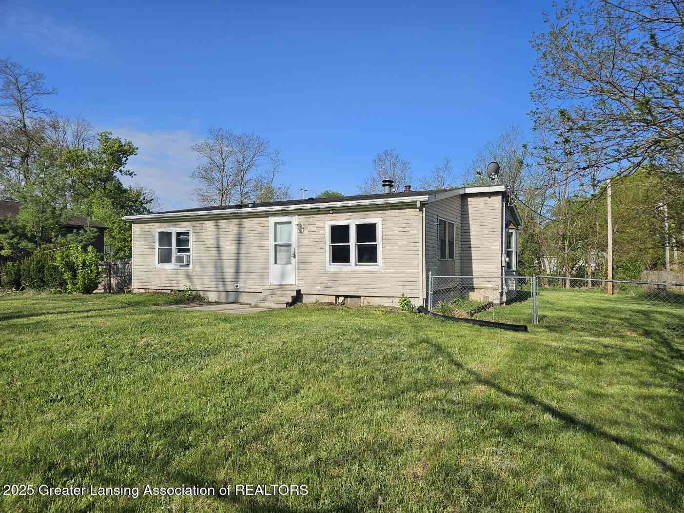 Homes For Sale - 6815 Aurelius Road<br/> Lansing, MI 48911