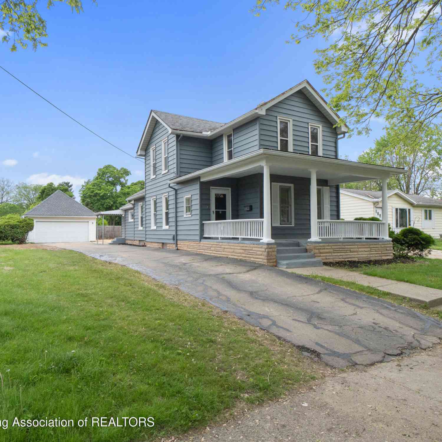 Homes For Sale - 828 Backus Street<br/> Jackson, MI 49202