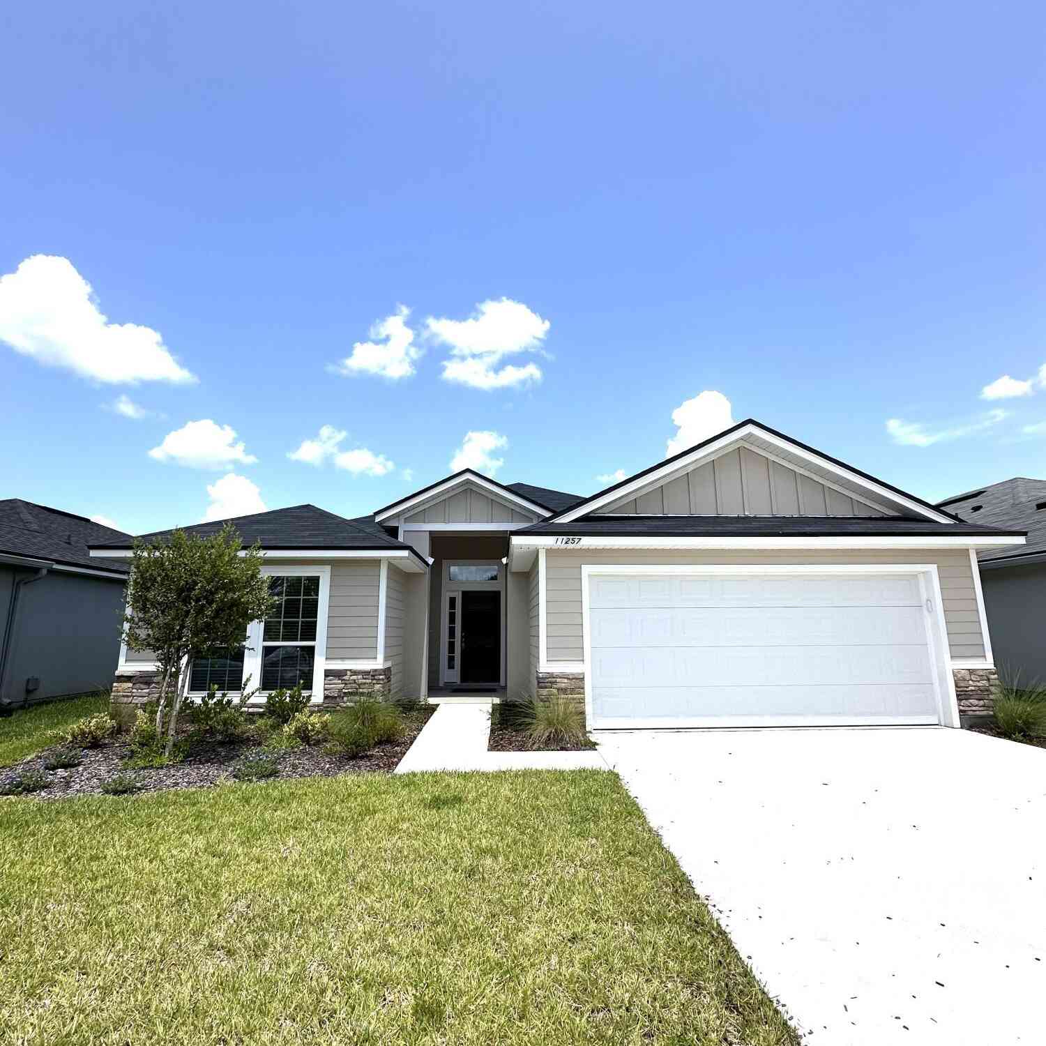 Homes For Sale - 11257 Revolutionary Way<br/> Jacksonville, FL 32221