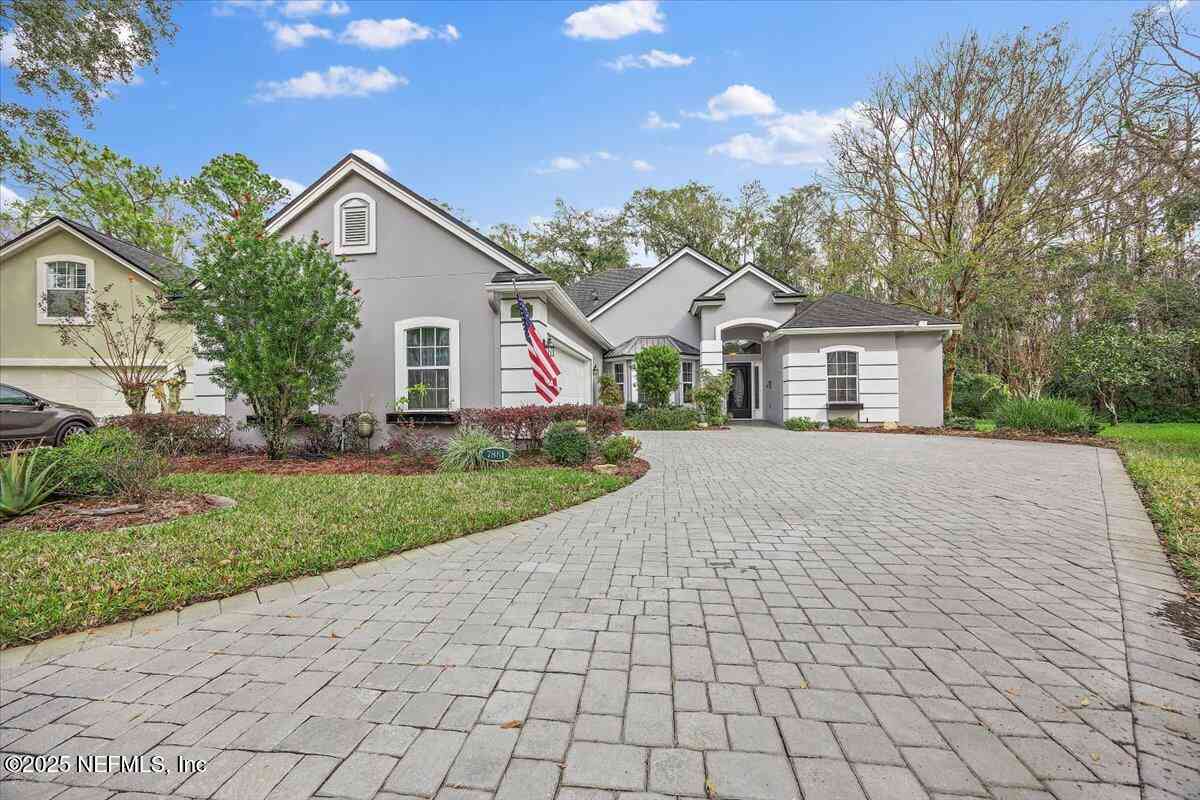 Homes For Sale - 7881 Heather Lake Court<br/> Jacksonville, FL 32256