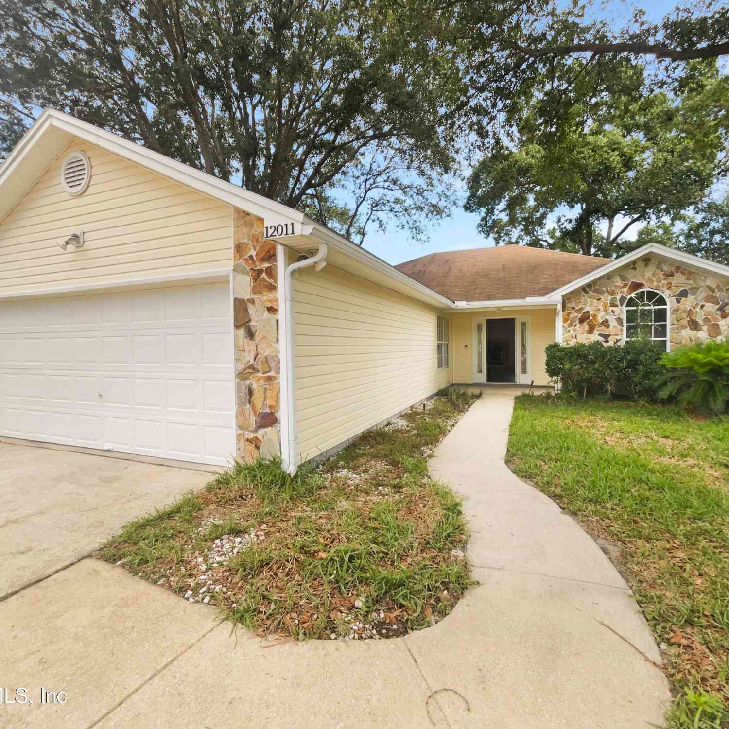 Homes For Sale - 12011 Cobblestone Forest Circle<br/> Jacksonville, FL 32225