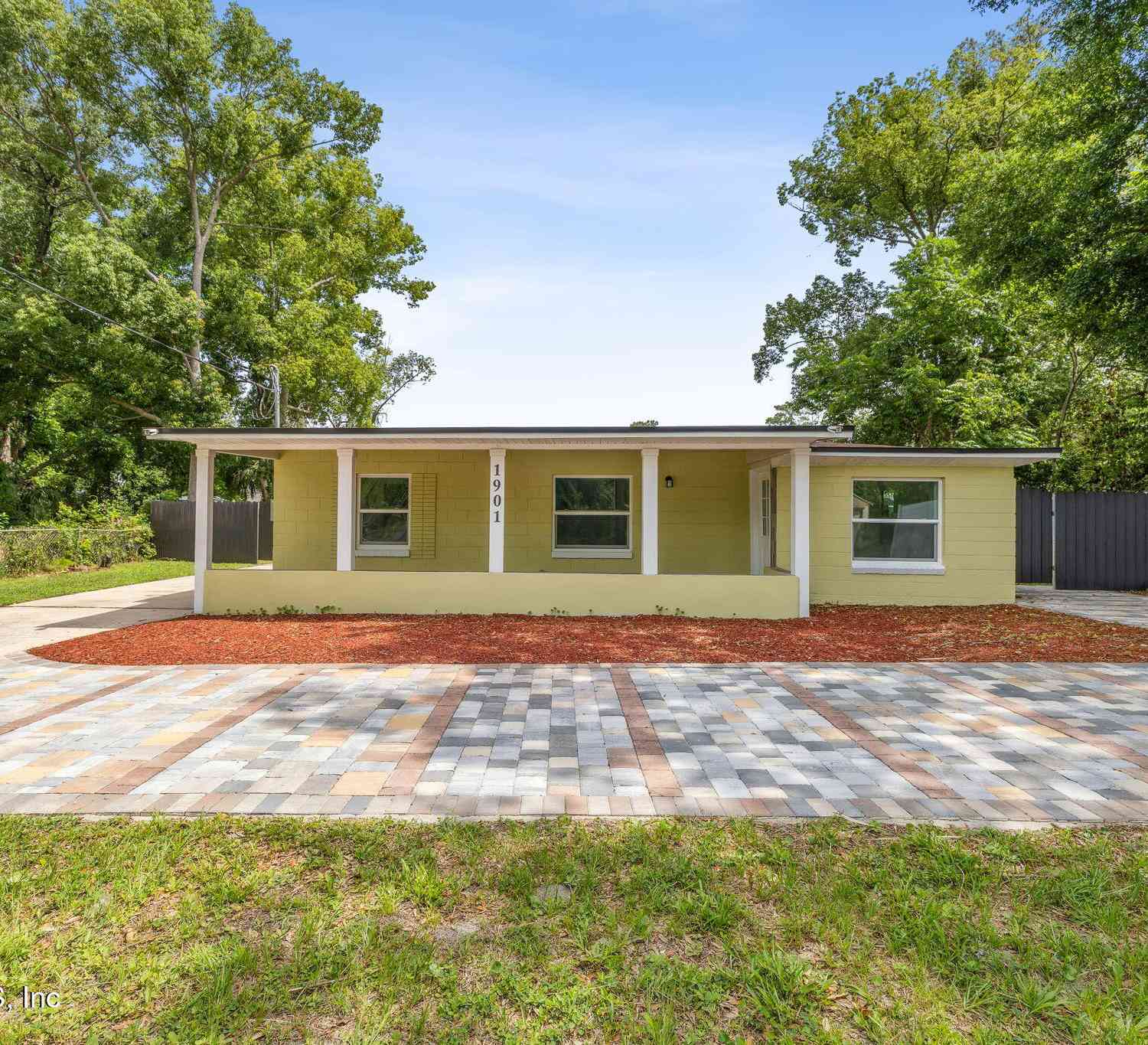 Homes For Sale - 1901 Forest Hills Road<br/> Jacksonville, FL 32208
