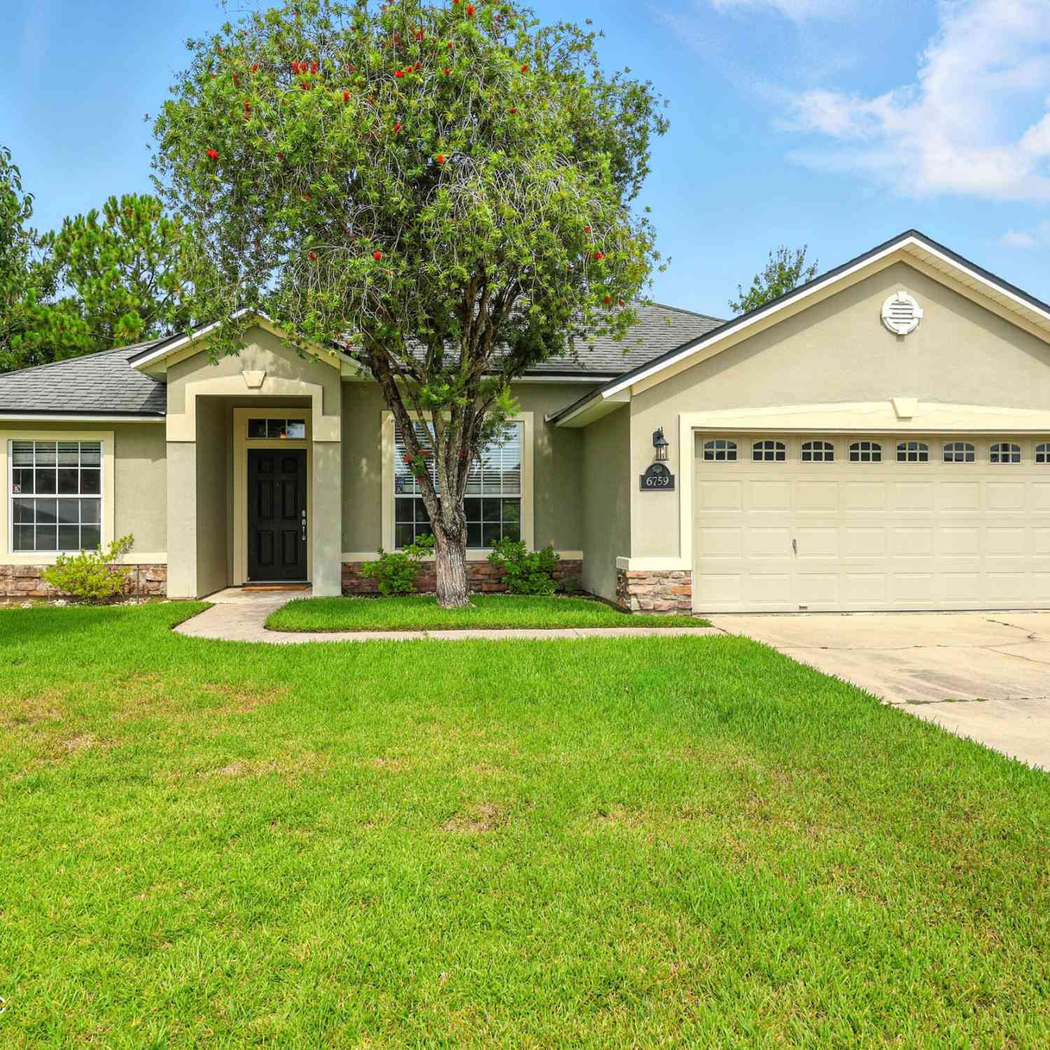 Homes For Sale - 6759 Chester Park Circle<br/> Jacksonville, FL 32222
