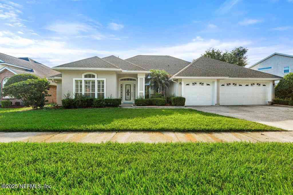 Homes For Sale - 11577 Summer Brook Court<br/> Jacksonville, FL 32258