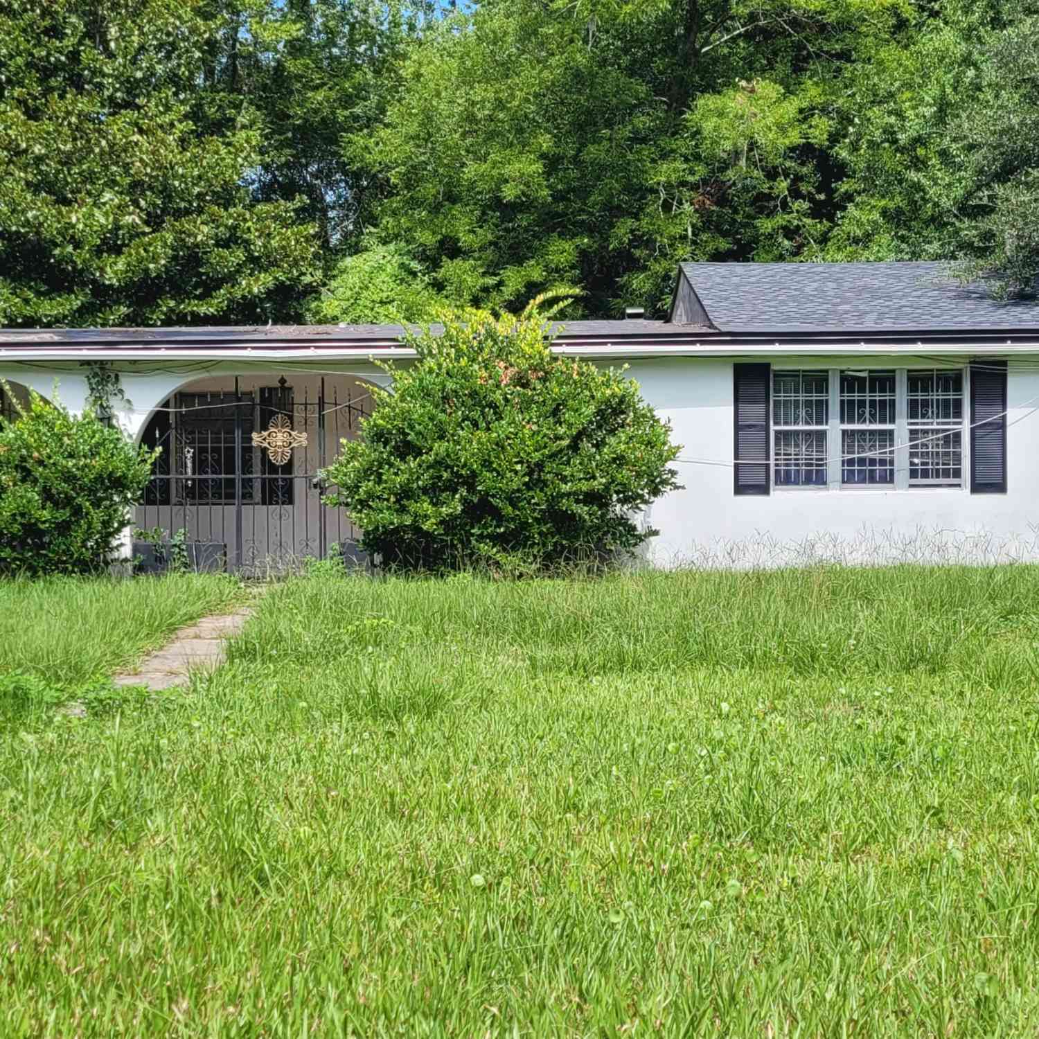 Homes For Sale - 5502 Verbena Road<br/> Jacksonville, FL 32209