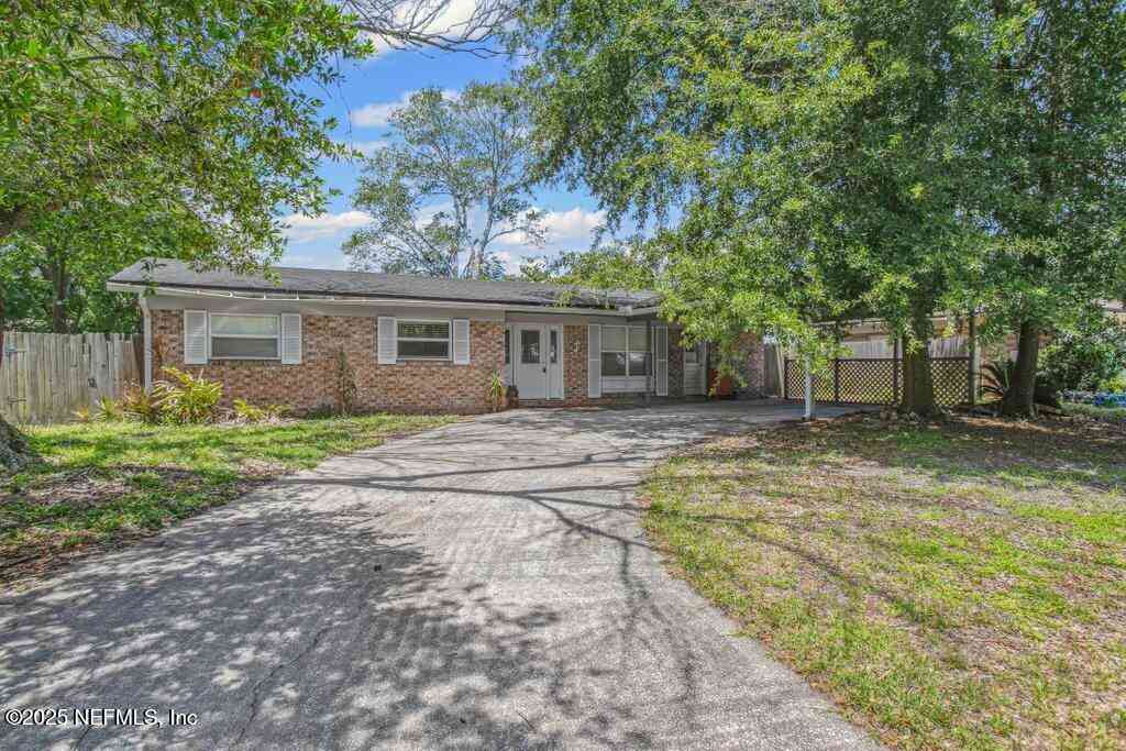 Homes For Sale - 3536 Jacona Drive<br/> Jacksonville, FL 32277