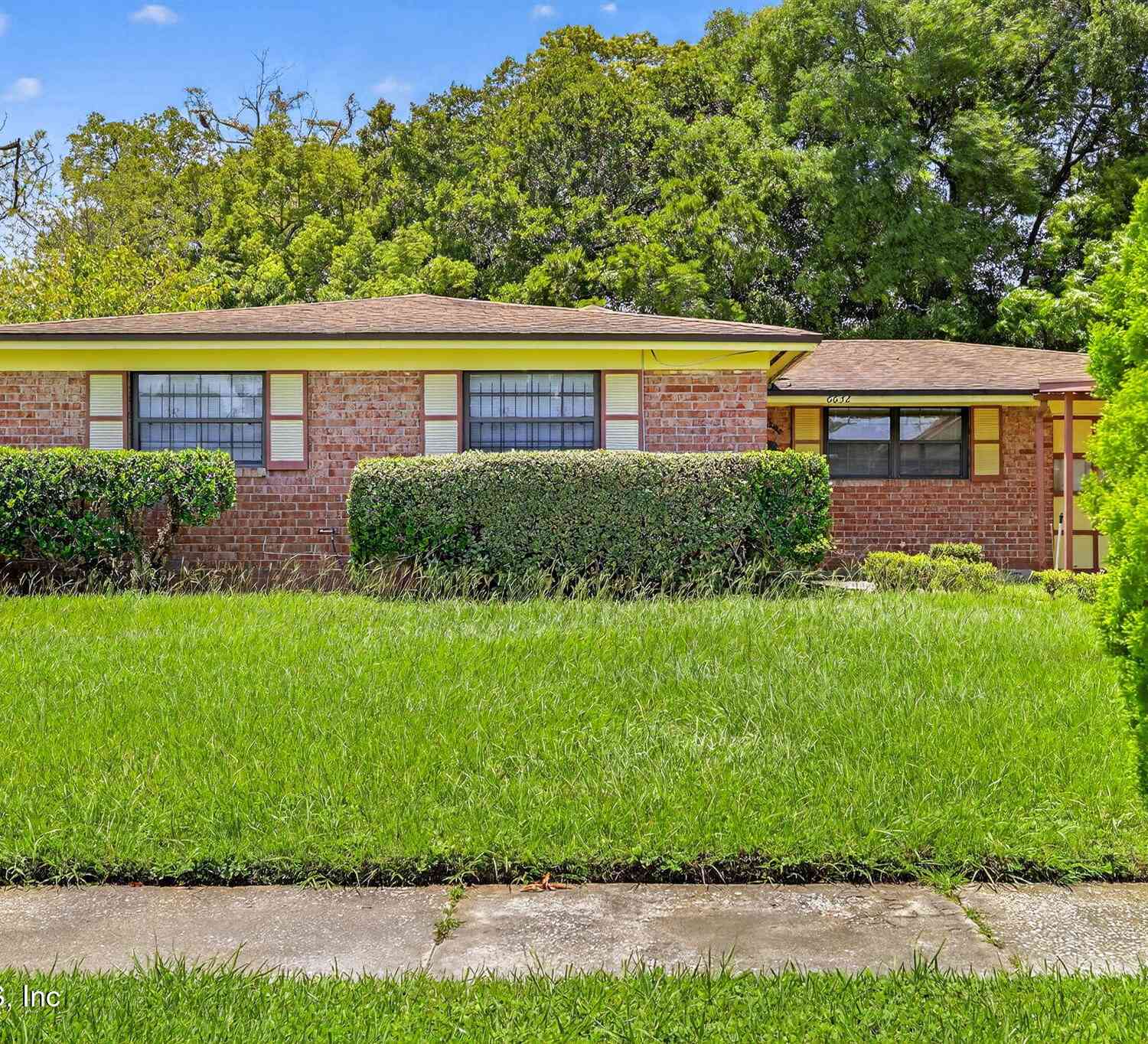 Homes For Sale - 6632 Kinlock Drive<br/> Jacksonville, FL 32219