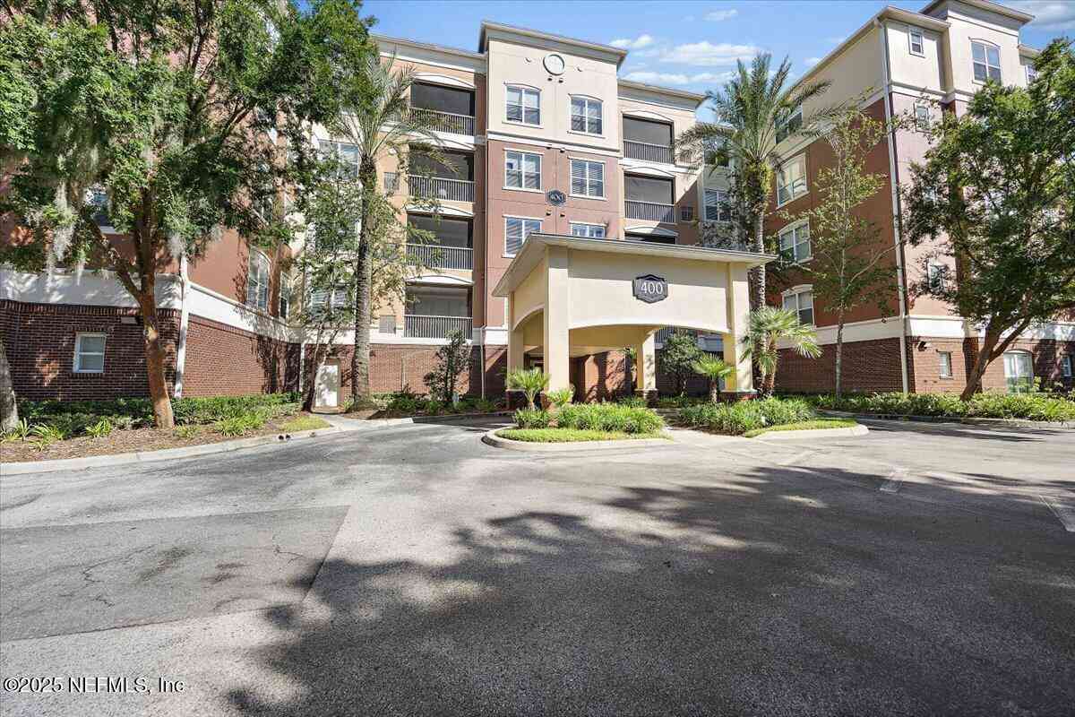 Condo For Sale - 4480 Deerwood Lake Parkway #422<br/> Duval County, Jacksonville, FL 32216