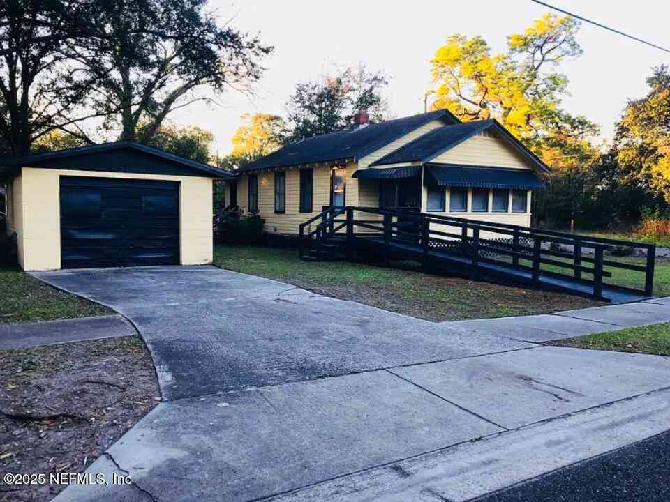 Homes For Sale - 2126 Spires Avenue<br/> Jacksonville, FL 32209