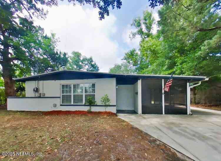 Homes For Sale - 10757 Hawaii Drive<br/> Jacksonville, FL 32246
