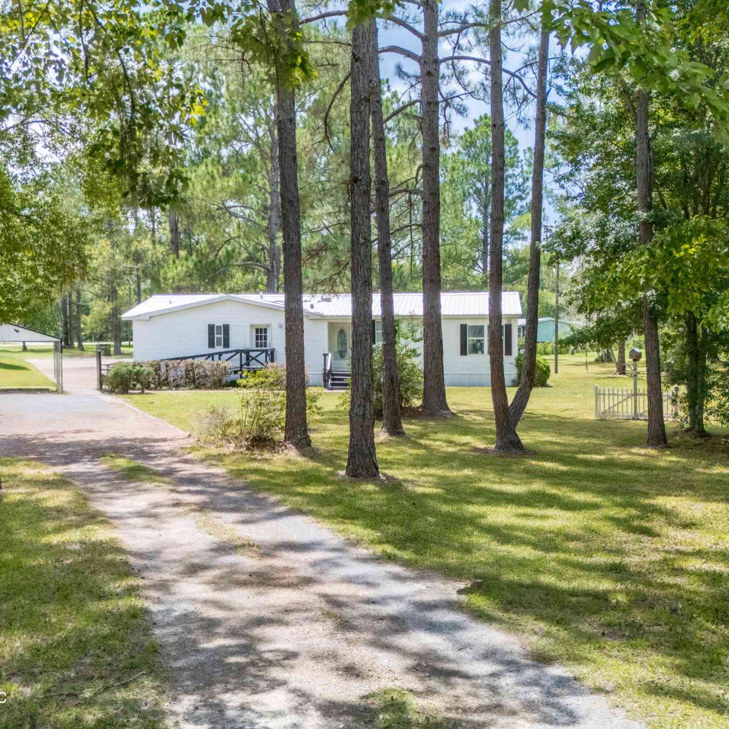 Mobile Home For Sale - 2932 NW Cr 125<br/> Bradford County, Lawtey, FL 32058