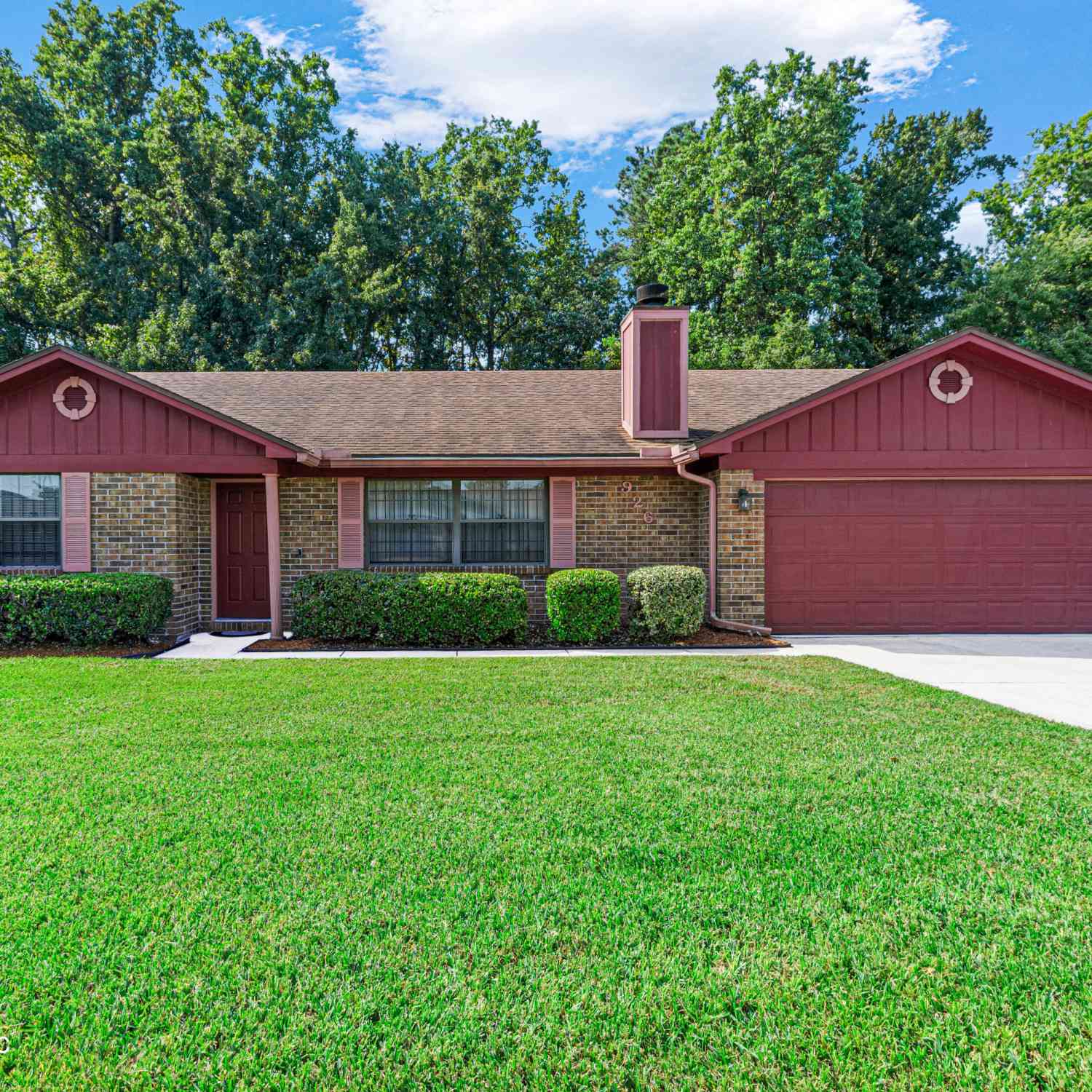 Homes For Sale - 926 Chalmet Lane<br/> Jacksonville, FL 32218