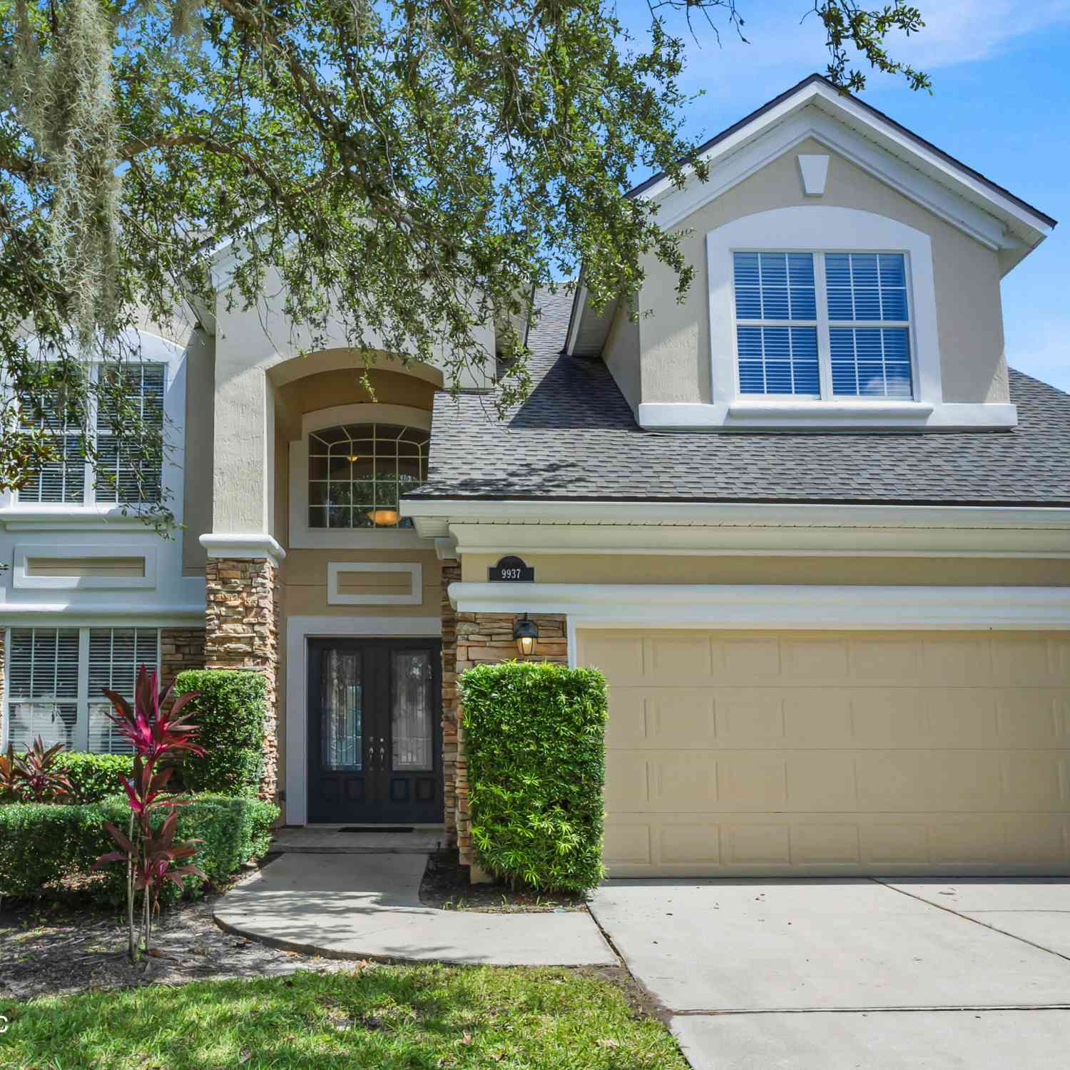 Homes For Sale - 9937 Watermark Lane<br/> Jacksonville, FL 32256