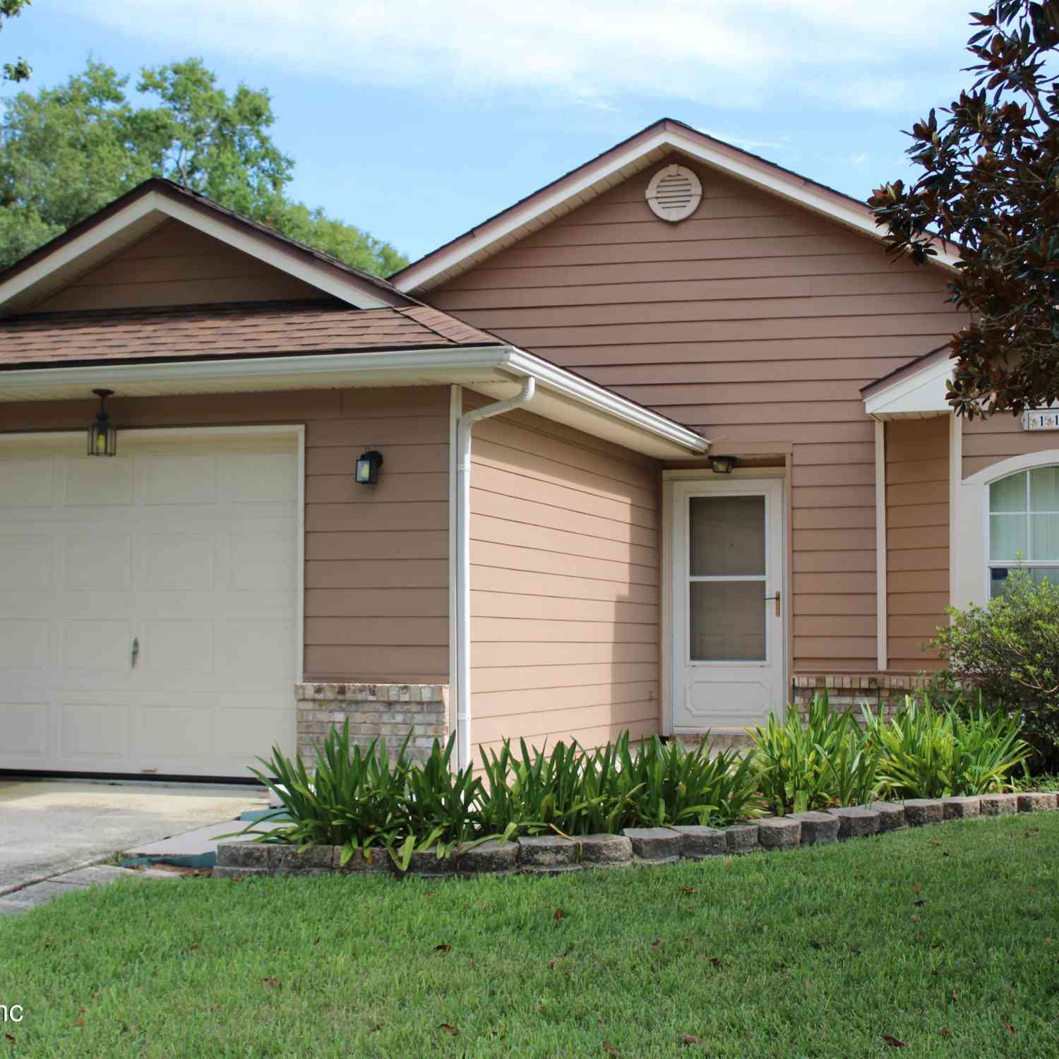 Homes For Rent - 11202 Mikris Drive<br/> Jacksonville, FL 32225