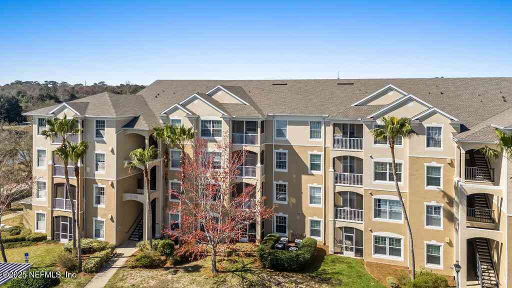 Condo For Sale - 7801 Point Meadows Drive #8202<br/> Duval County, Jacksonville, FL 32256
