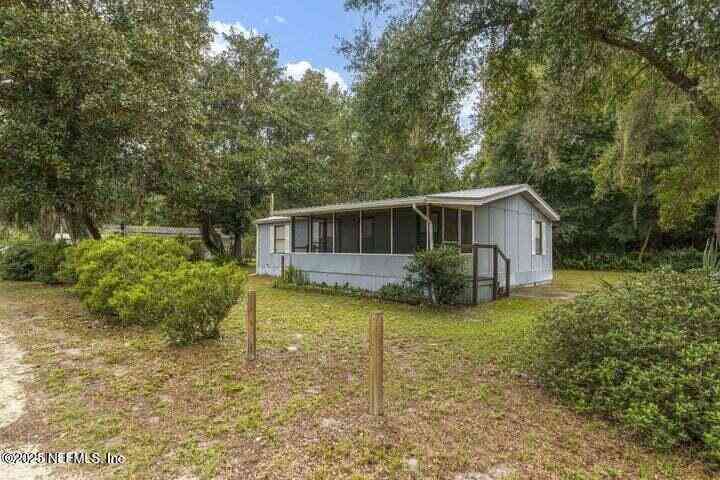 Mobile Home For Sale - 104 Cody Drive<br/> Satsuma, FL 32189