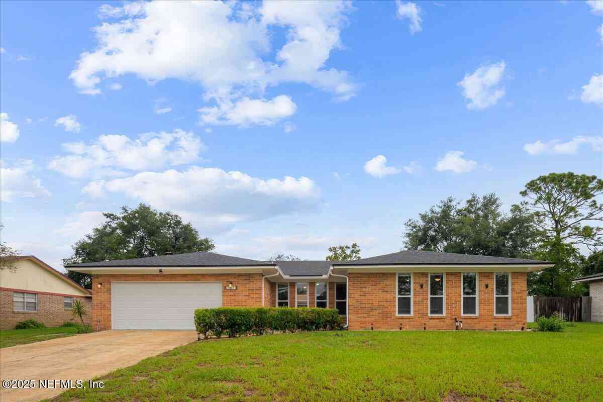 Homes For Sale - 5939 Gumwood Drive<br/> Jacksonville, FL 32277
