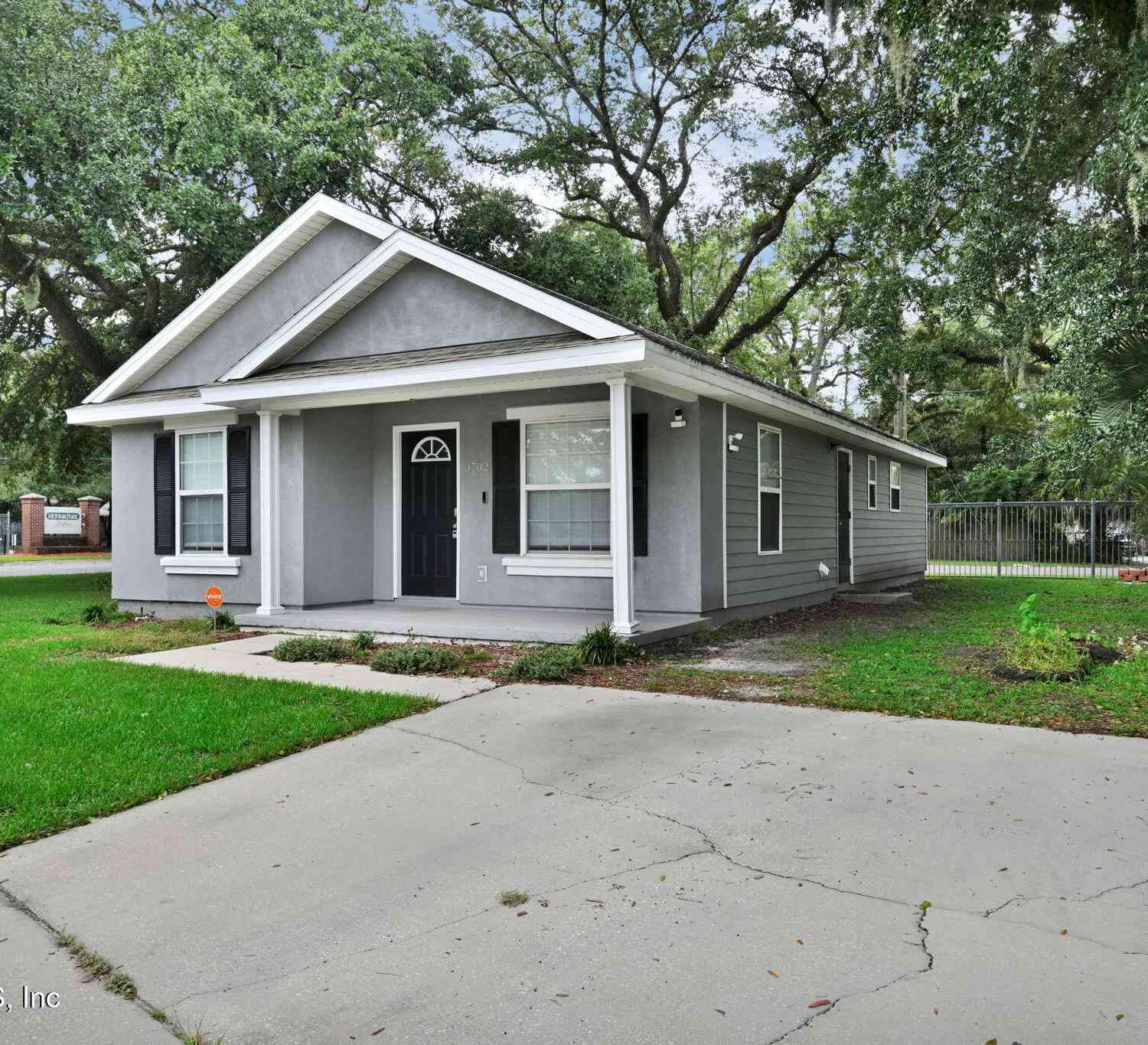 Homes For Rent - 3702 Wood Creek Lane<br/> Jacksonville, FL 32206