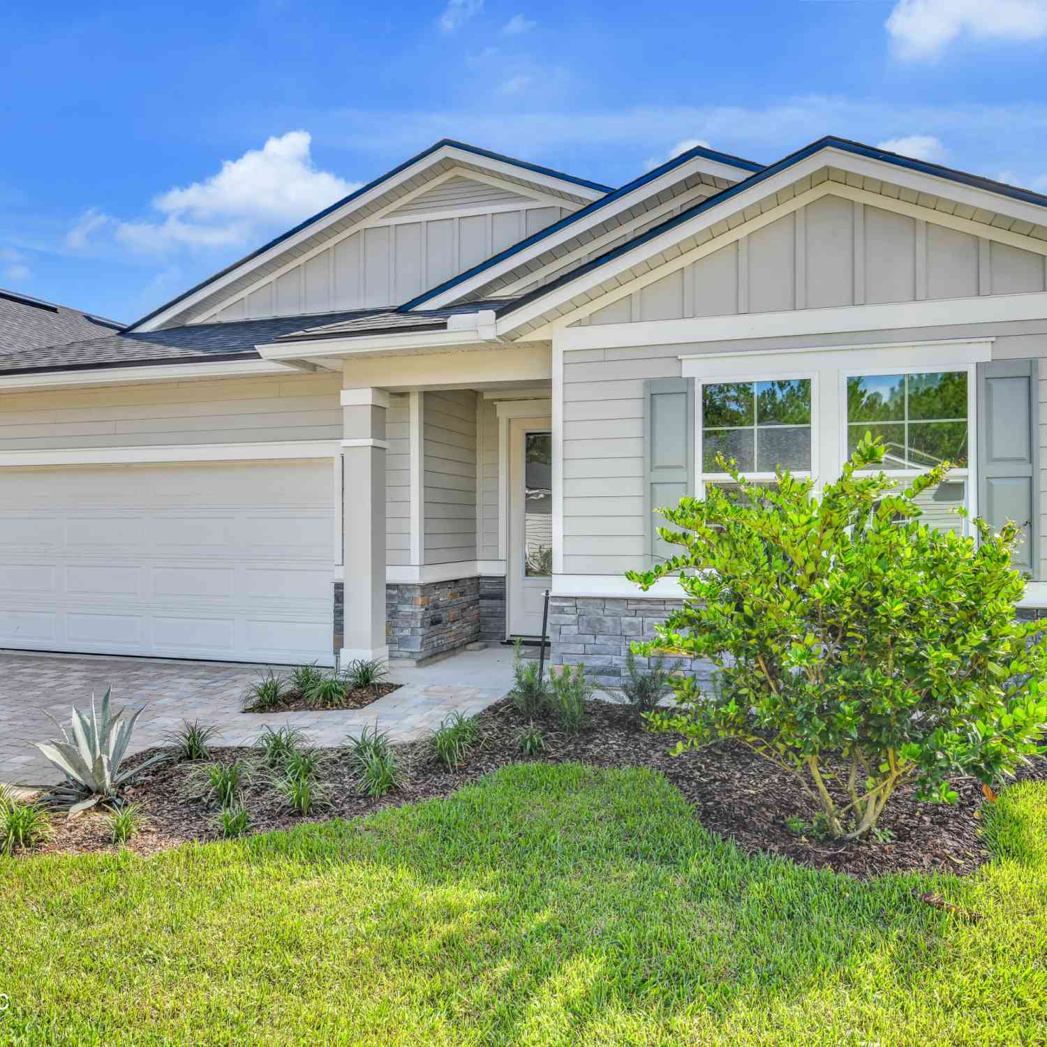 Homes For Sale - 219 Thornberry Way<br/> Palm Coast, FL 32164