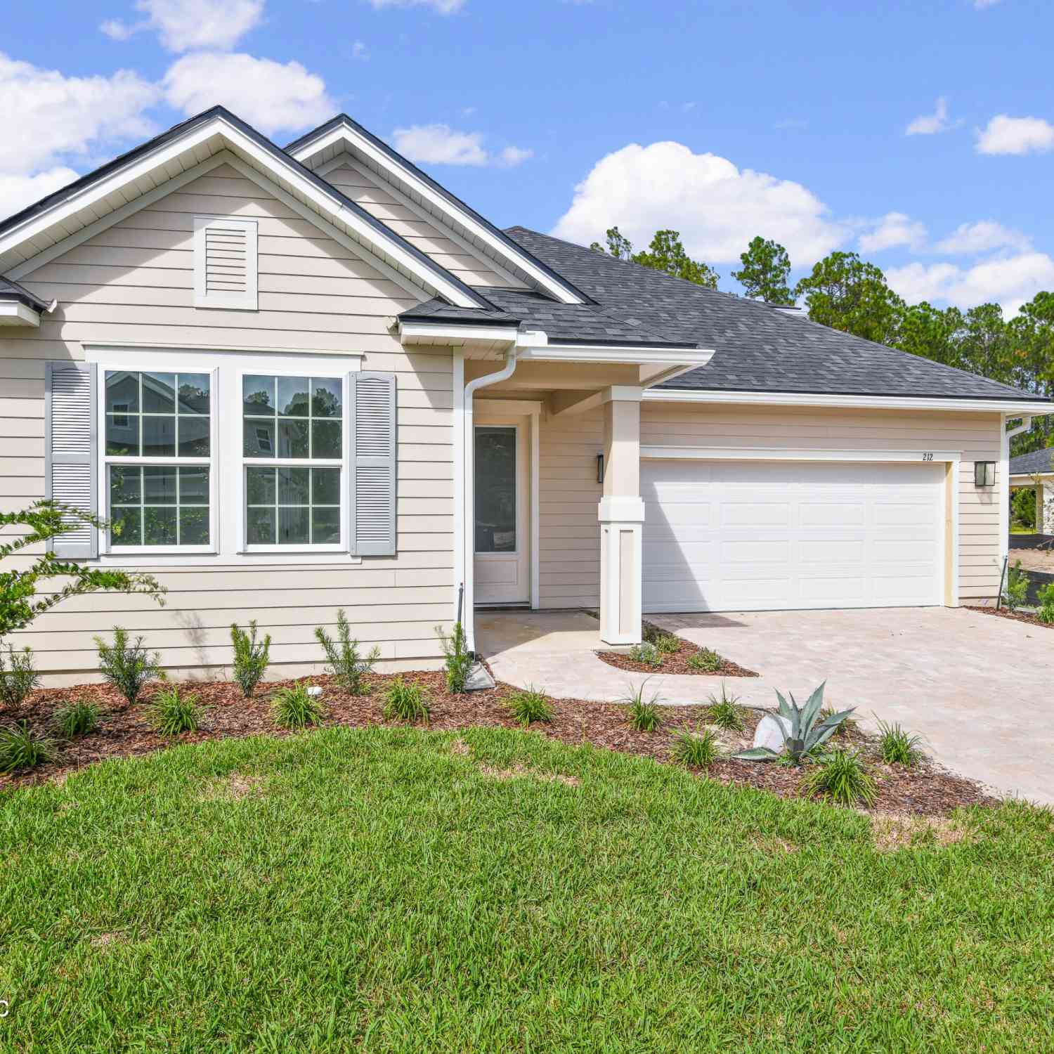 Homes For Sale - 212 Thornberry Way<br/> Palm Coast, FL 32164