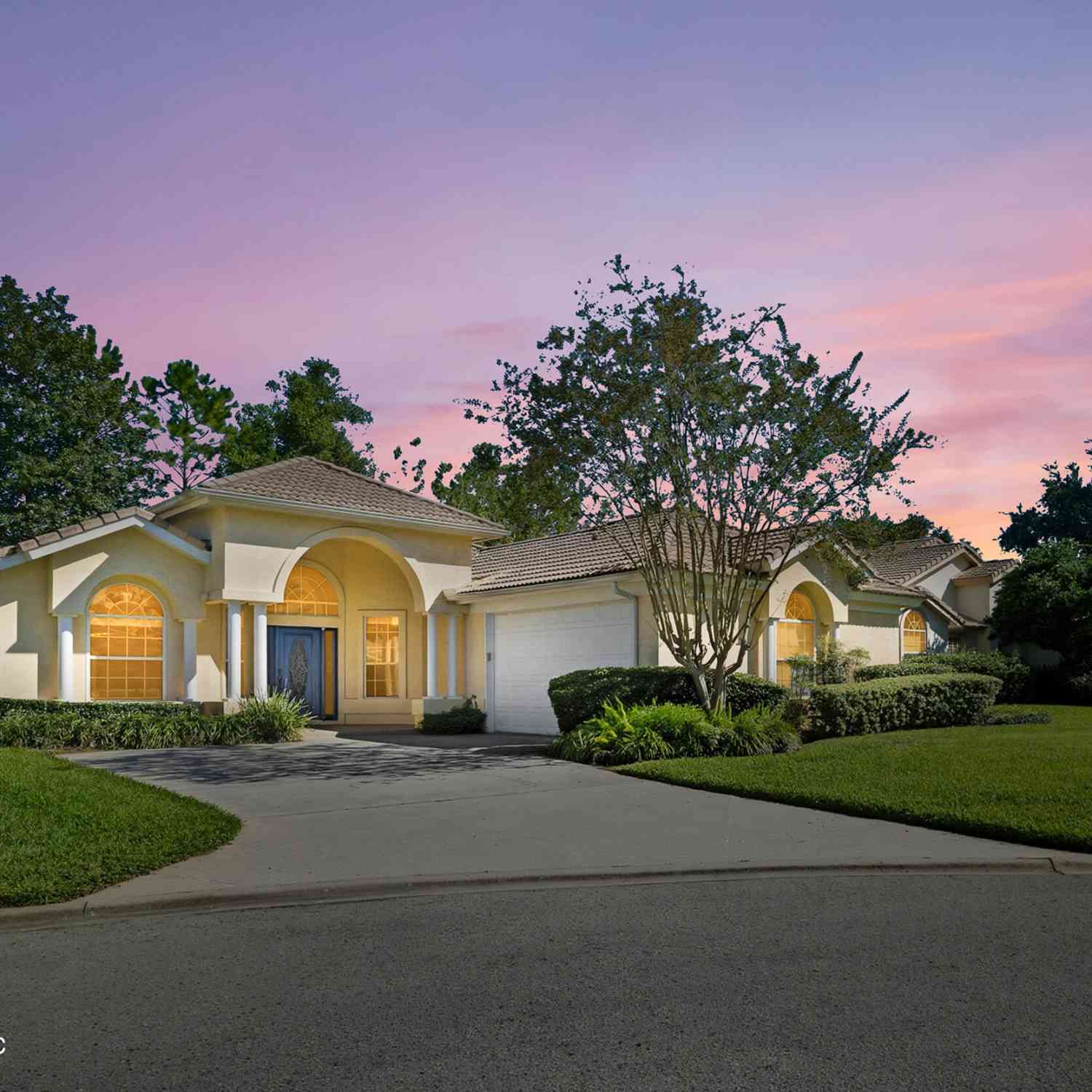 Homes For Sale - 8423 Mizner Circle<br/> Jacksonville, FL 32217