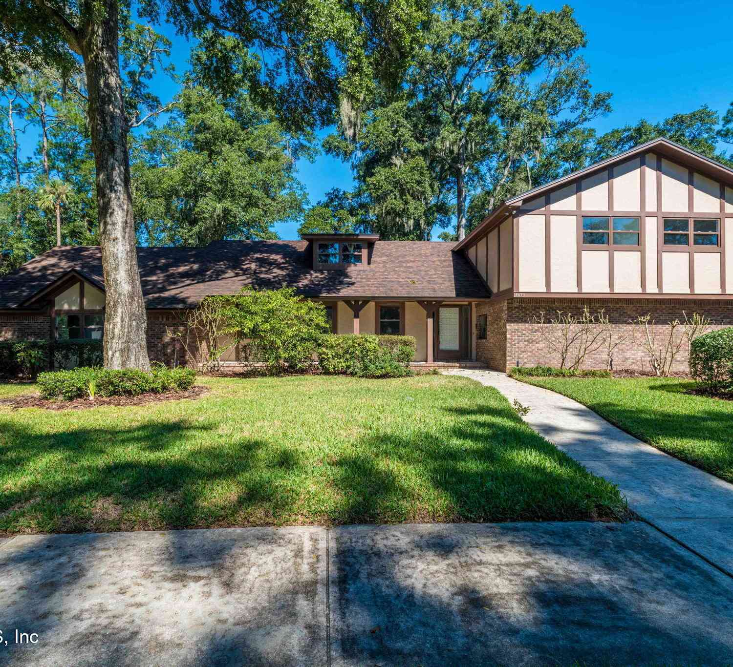 Homes For Sale - 5477 Brightwater Lane<br/> Jacksonville, FL 32277