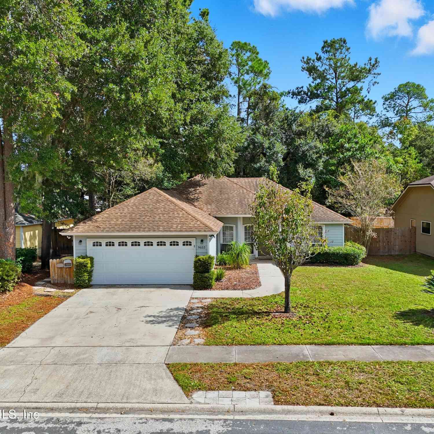 Homes For Sale - 9655 Bayou Bluff Drive<br/> Jacksonville, FL 32257