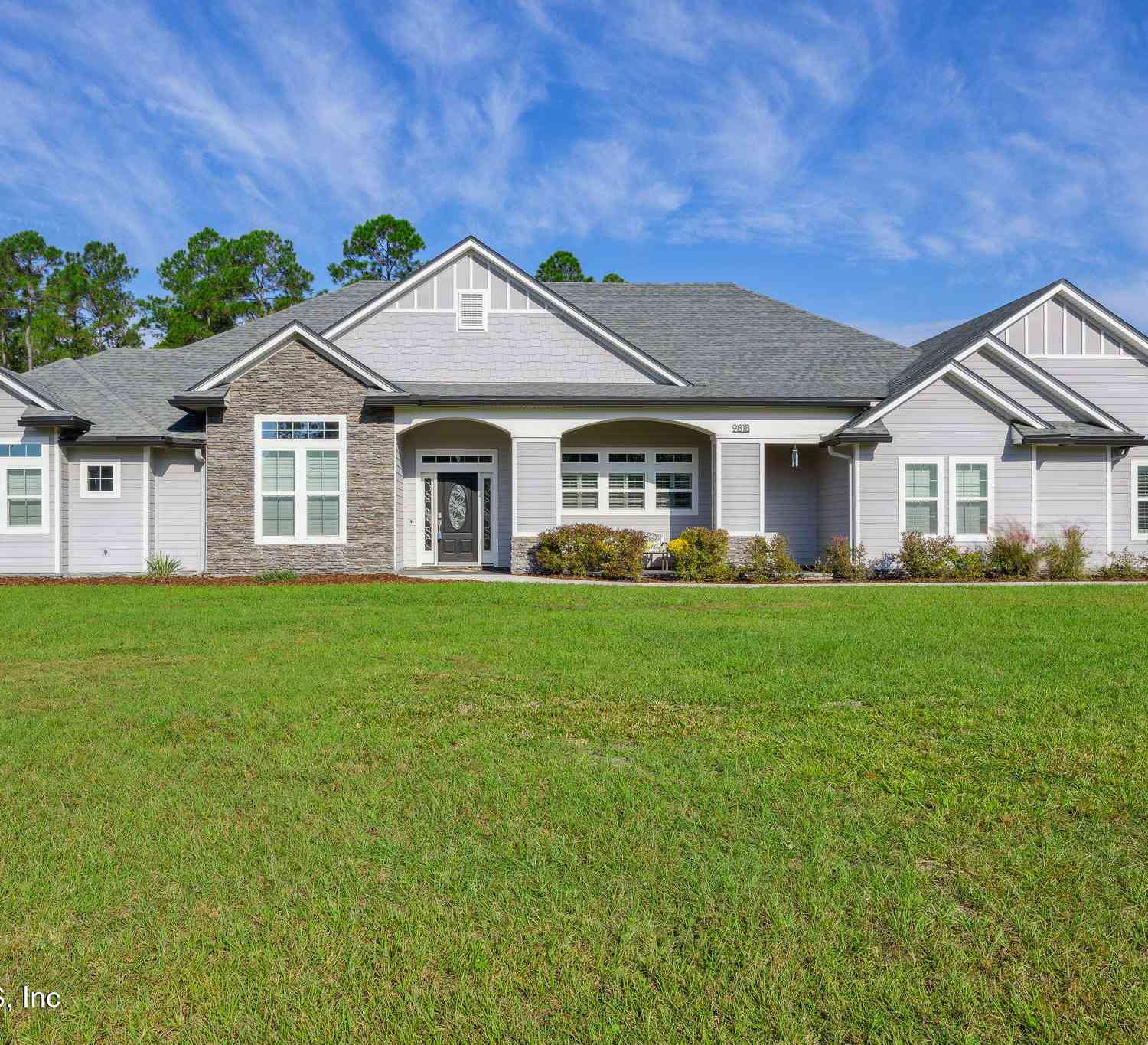 Homes For Sale - 9818 Kings Crossing Drive<br/> Jacksonville, FL 32219