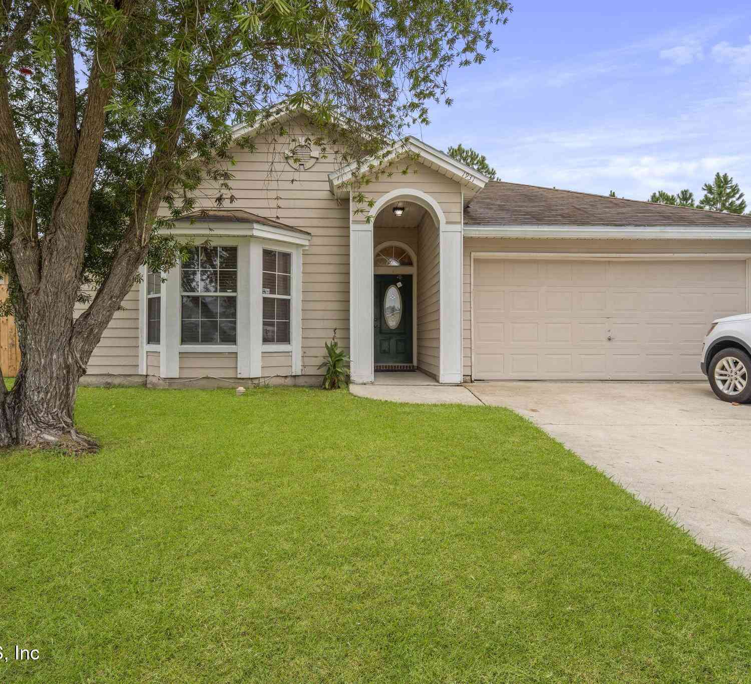 Homes For Sale - 1931 Hunters Trace Circle<br/> Middleburg, FL 32068