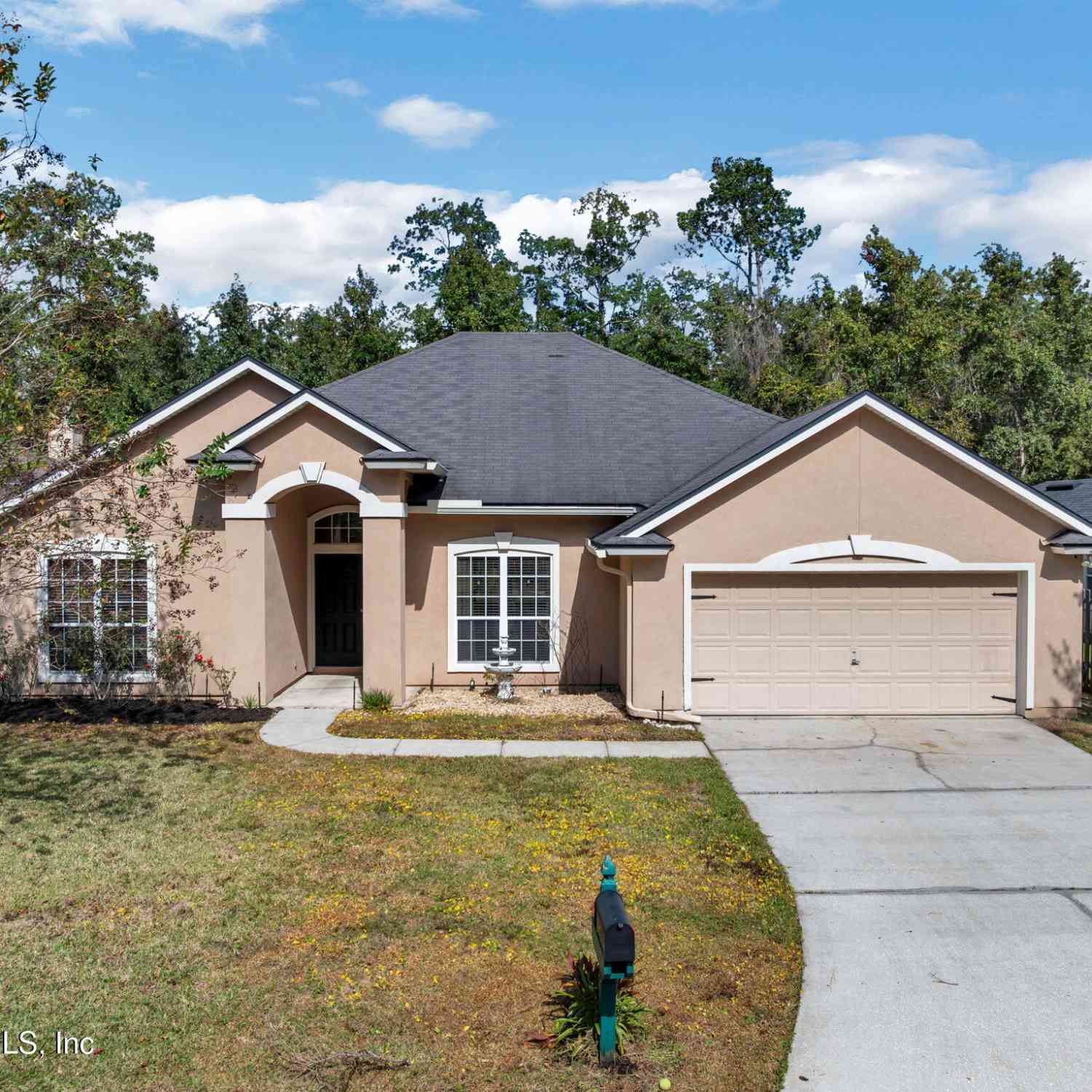 Homes For Sale - 487 Apple Creek Drive<br/> Jacksonville, FL 32218