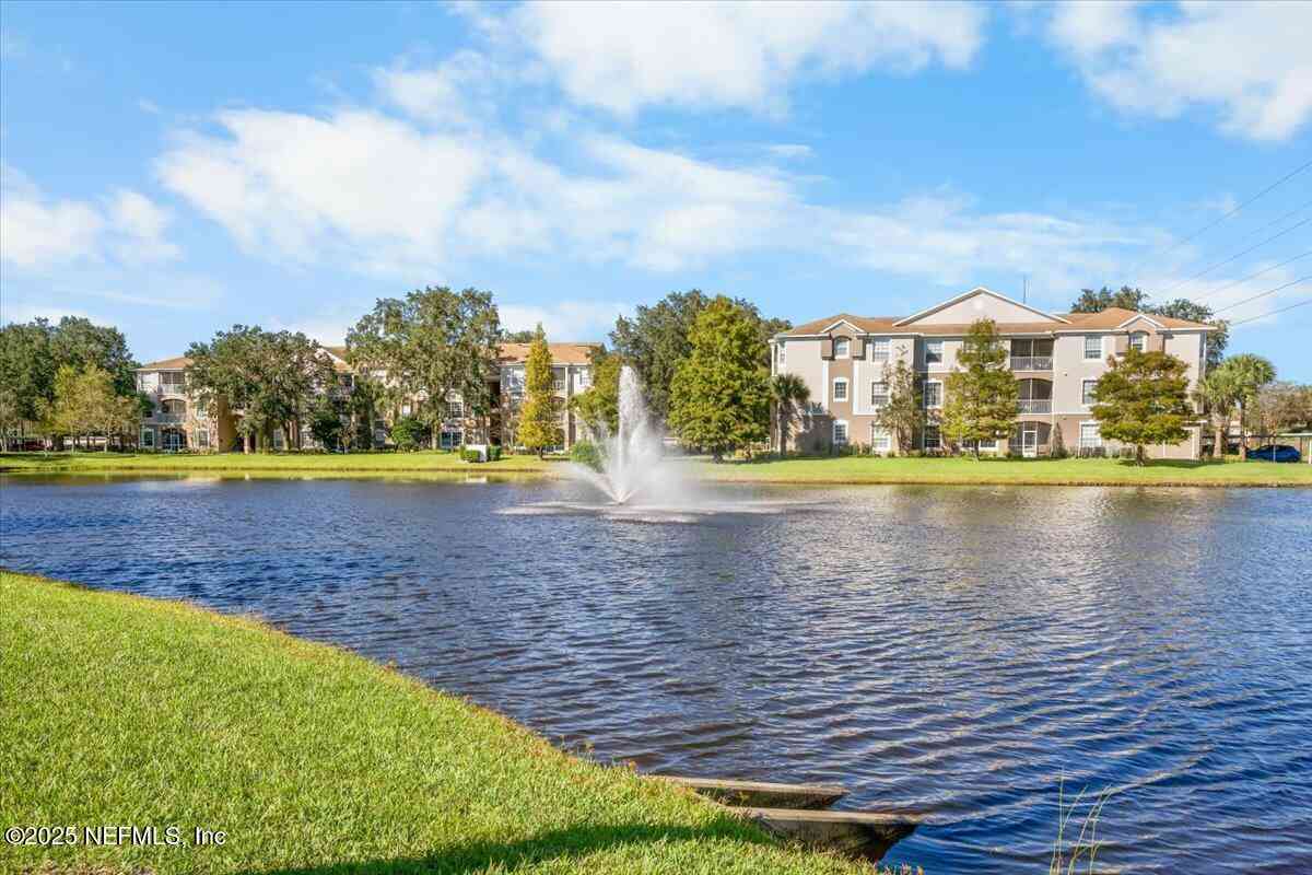 Condo For Sale - 10550 Baymeadows Road #818<br/> Duval County, Jacksonville, FL 32256