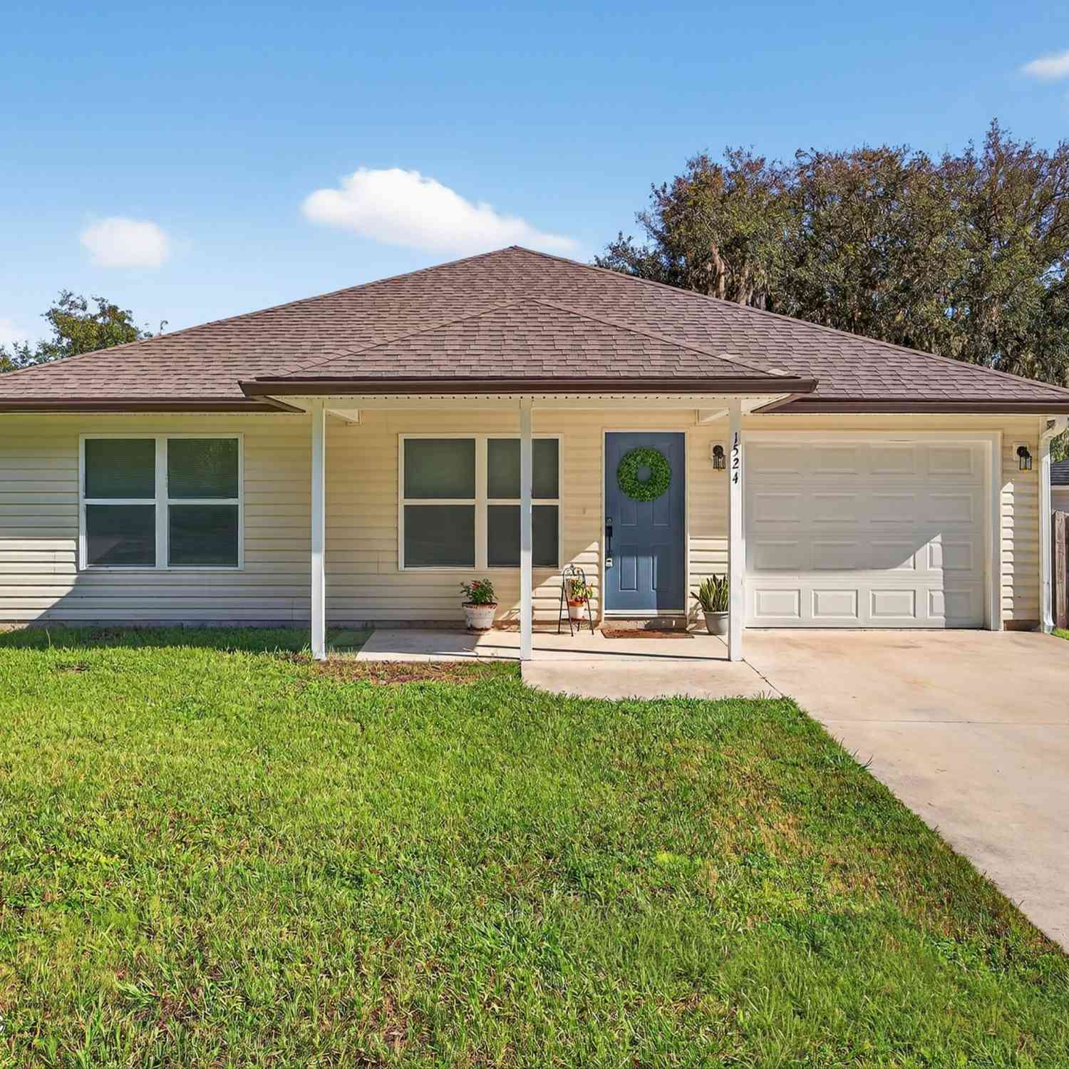Homes For Sale - 1524 Center Street<br/> Clay County, Green Cove Springs, FL 32043