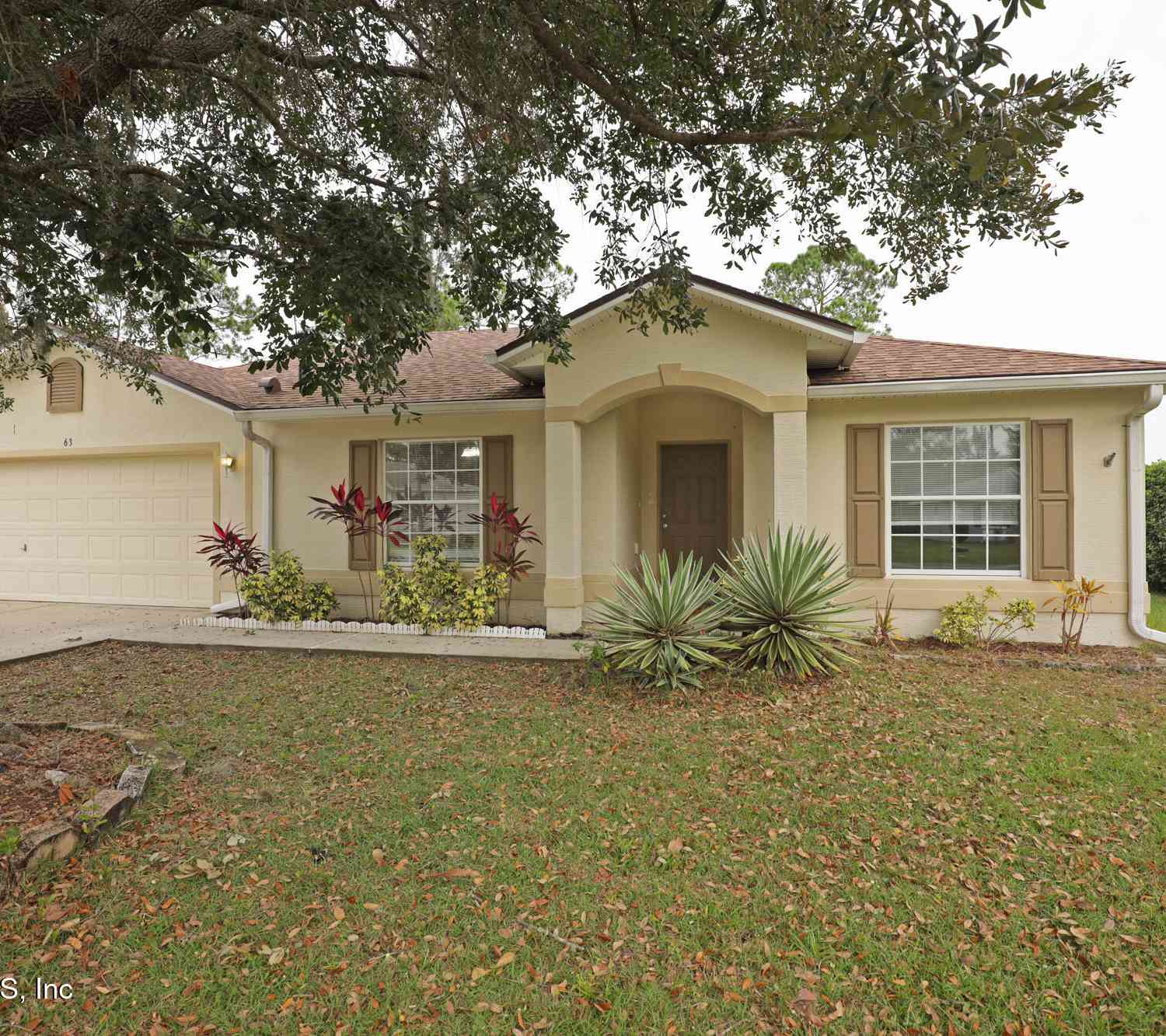 Homes For Sale - 63 Pine Crest Lane<br/> Palm Coast, FL 32164