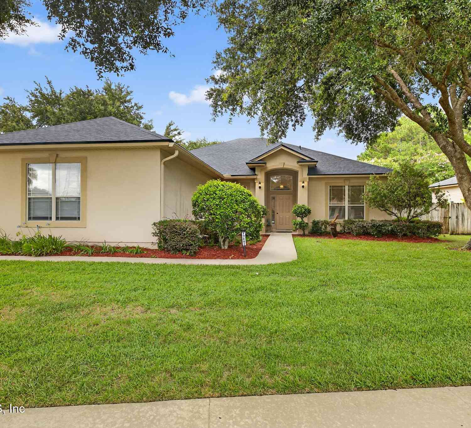 Homes For Sale - 12401 Briarmead Lane<br/> Jacksonville, FL 32258